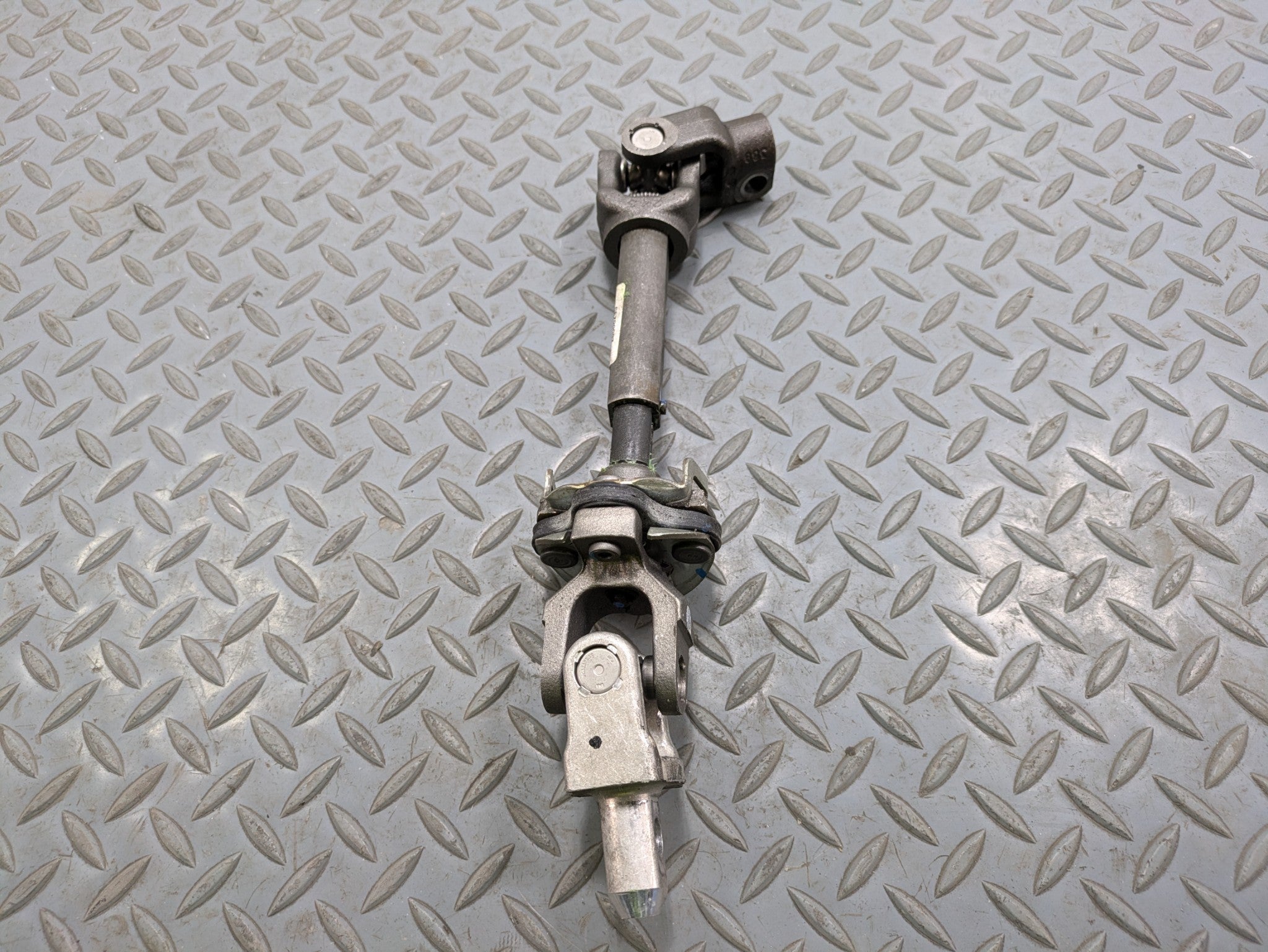 00 - 05 CADILLAC DEVILLE OEM STEERING COLUMN INTERMEDIATE JOINT SHAFT ASSEMBLY