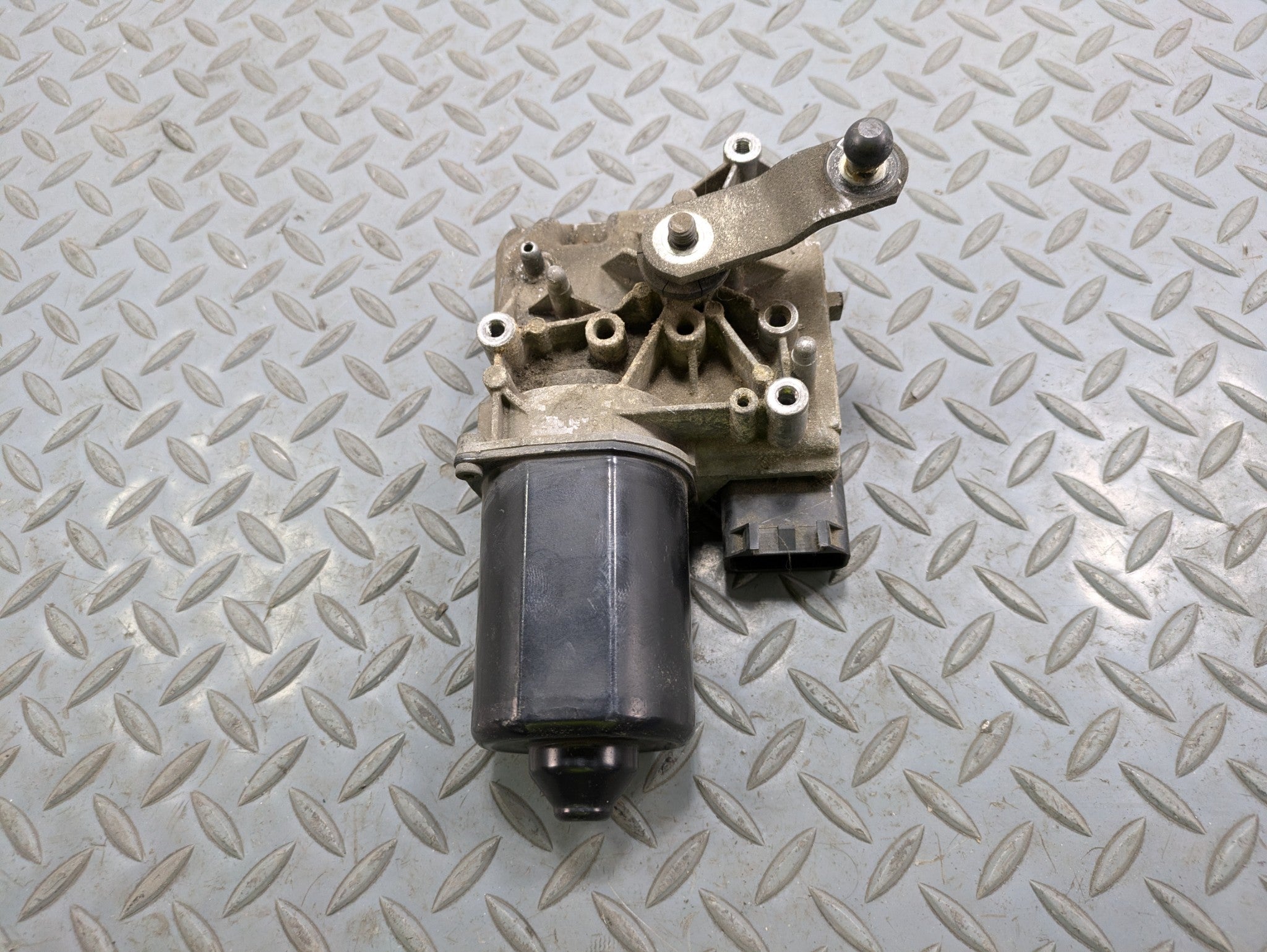 00 - 05 CADILLAC DEVILLE OEM WIPER MOTOR FRONT WINDSHIELD WASHER WITHOUT LINKAGE