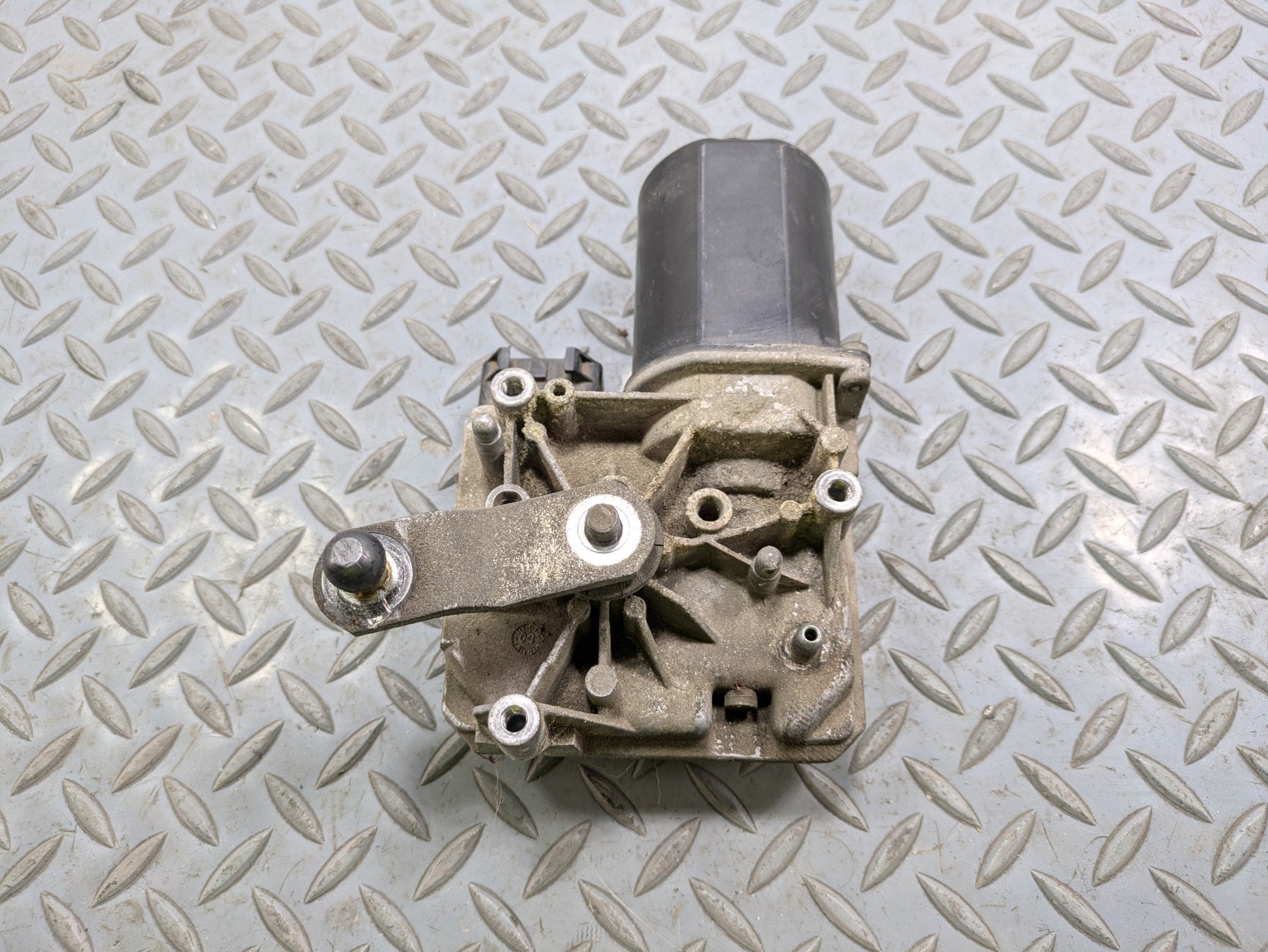 00 - 05 CADILLAC DEVILLE OEM WIPER MOTOR FRONT WINDSHIELD WASHER WITHOUT LINKAGE