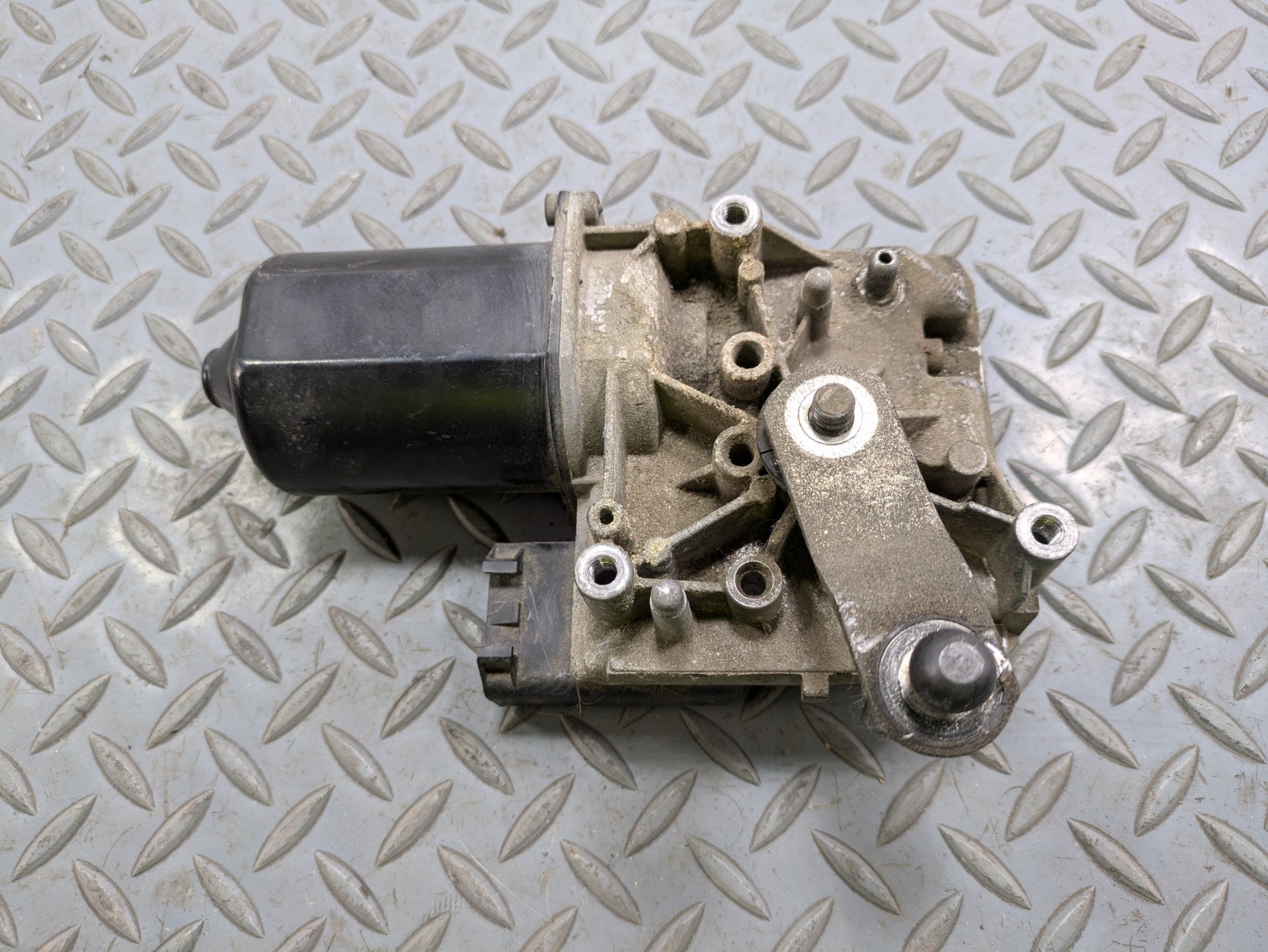 00 - 05 CADILLAC DEVILLE OEM WIPER MOTOR FRONT WINDSHIELD WASHER WITHOUT LINKAGE
