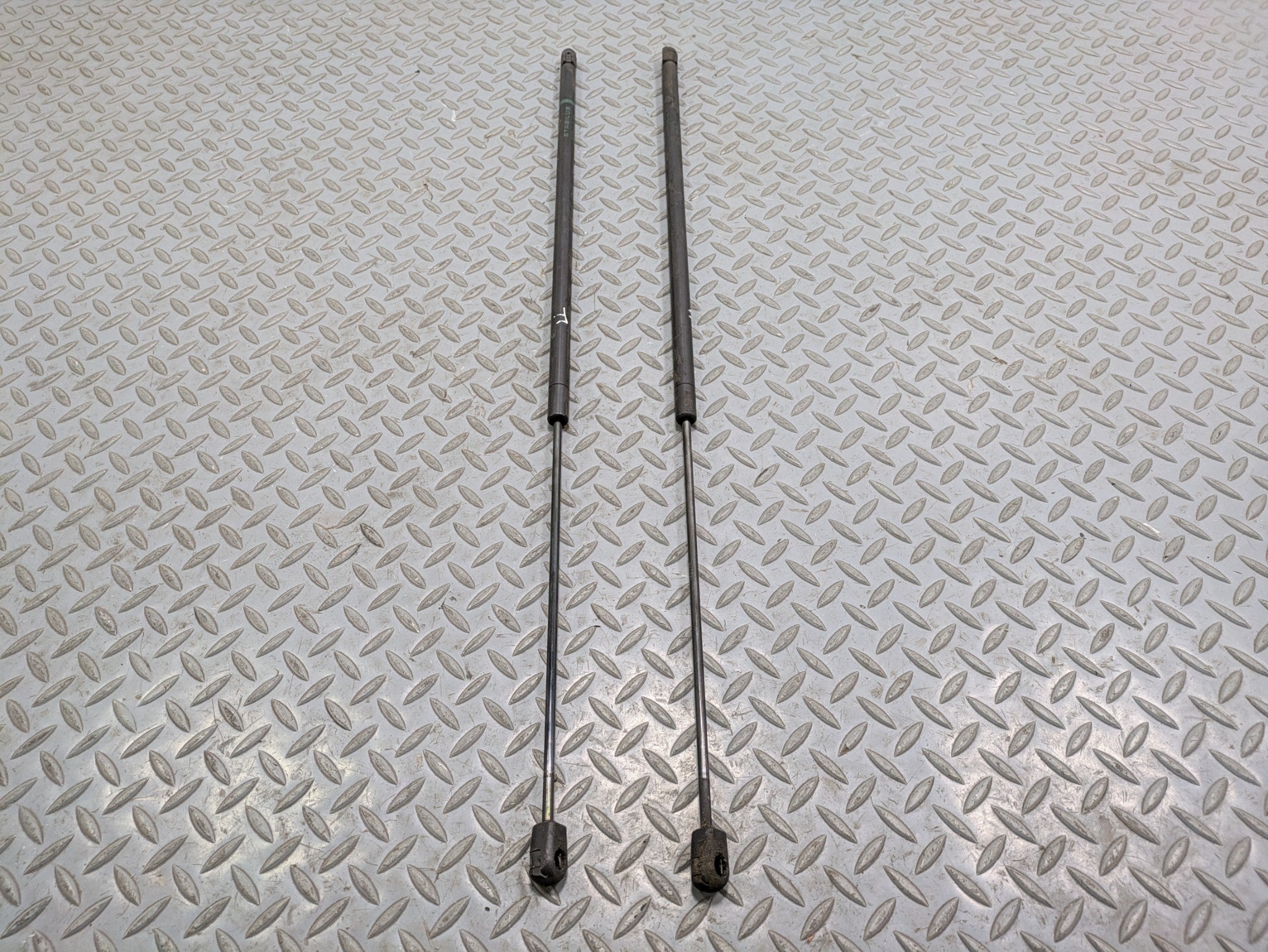 2000 - 2005 CADILLAC DEVILLE OEM HOOD BONNET SHOCK STRUT SUPPORT LEFT AND RIGHT