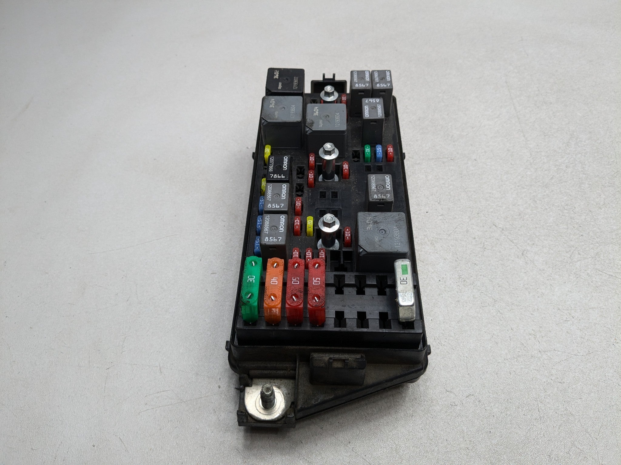 00 - 05 CADILLAC DEVILLE OEM POWER DISTRIBUTION RELAY JUNCTION ENGINE FUSE BOX