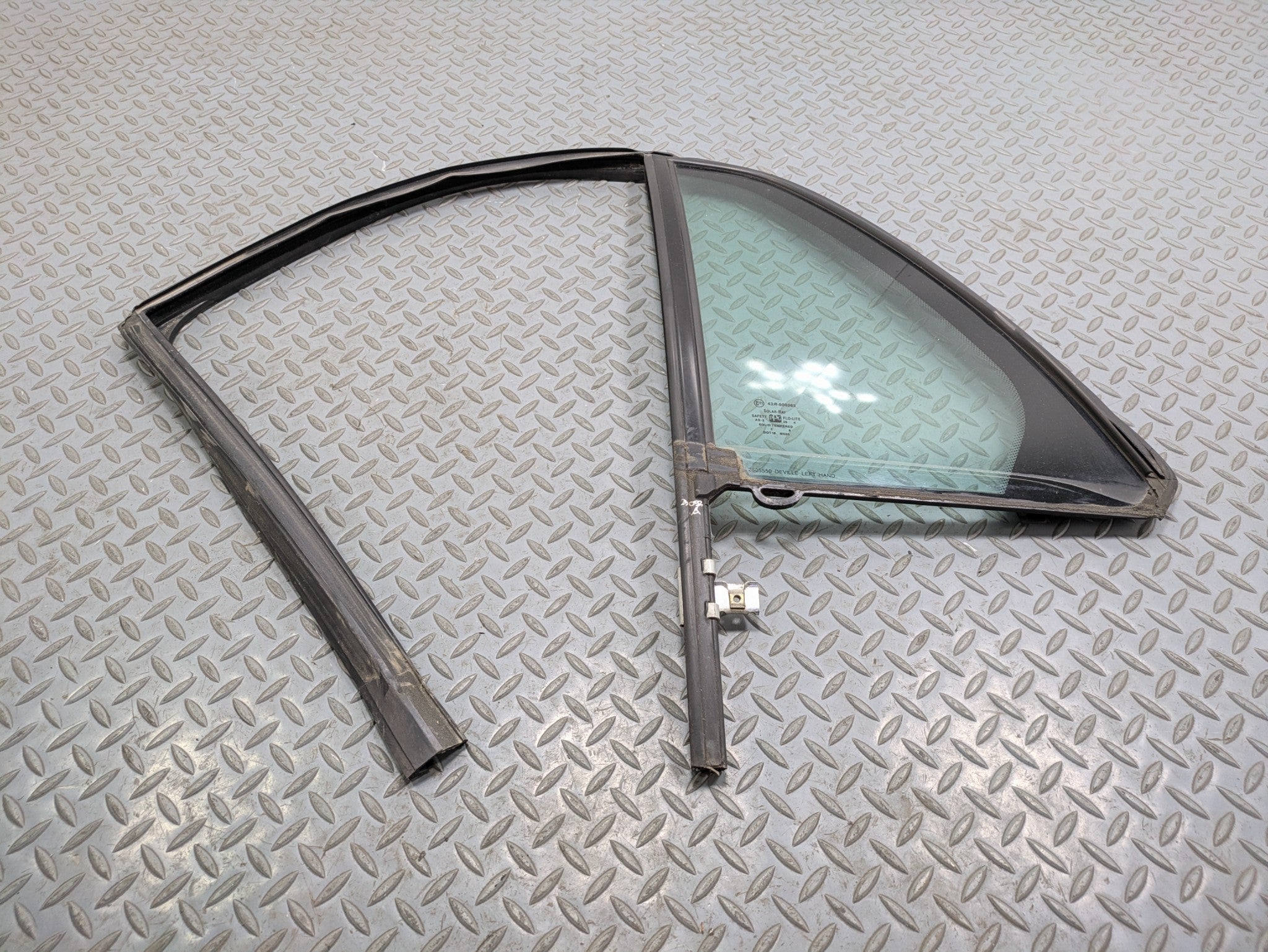 2000 - 2005 CADILLAC DEVILLE OEM QUARTER VENT GLASS WINDOW REAR LEFT DRIVER SIDE