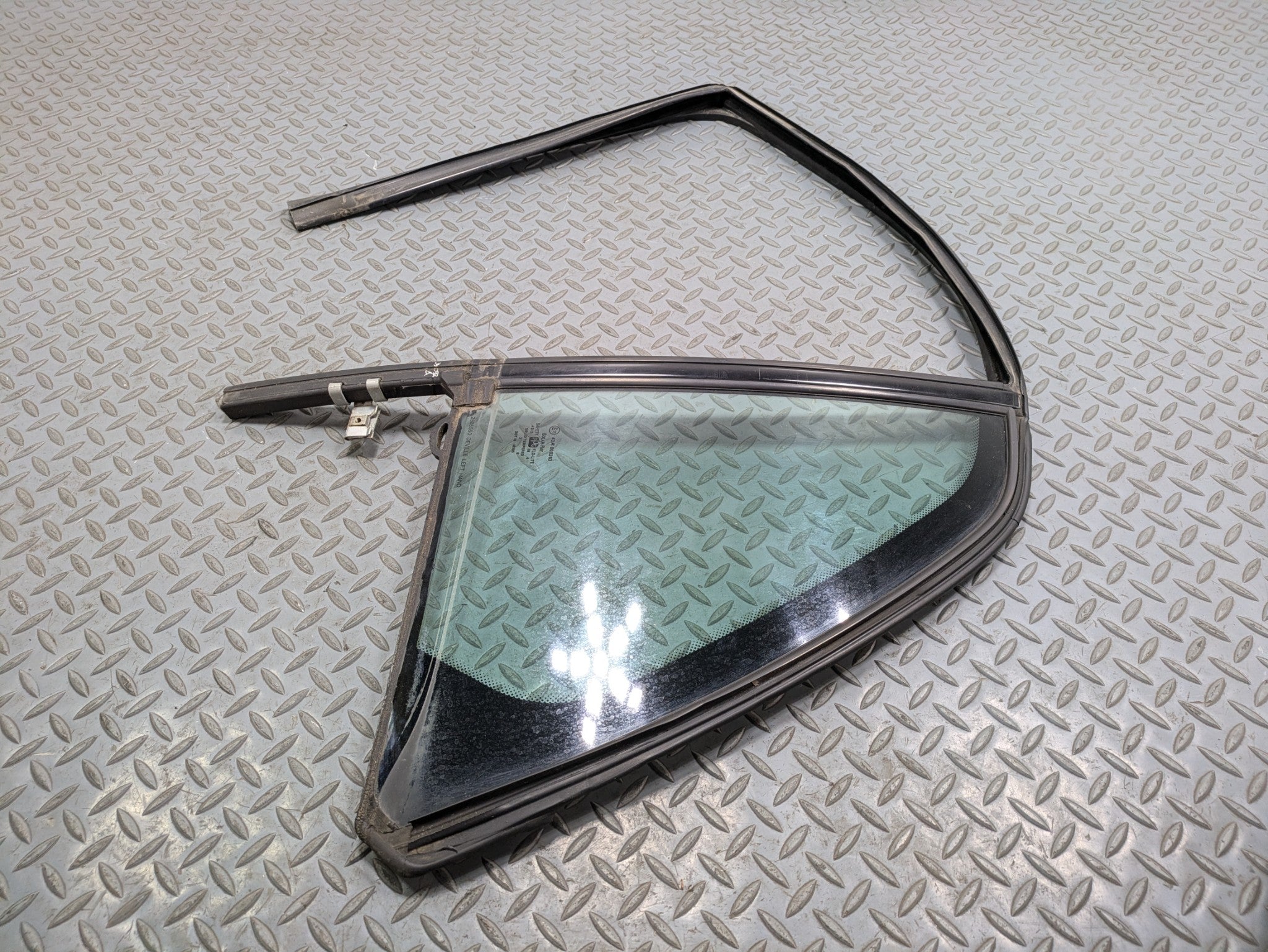 2000 - 2005 CADILLAC DEVILLE OEM QUARTER VENT GLASS WINDOW REAR LEFT DRIVER SIDE
