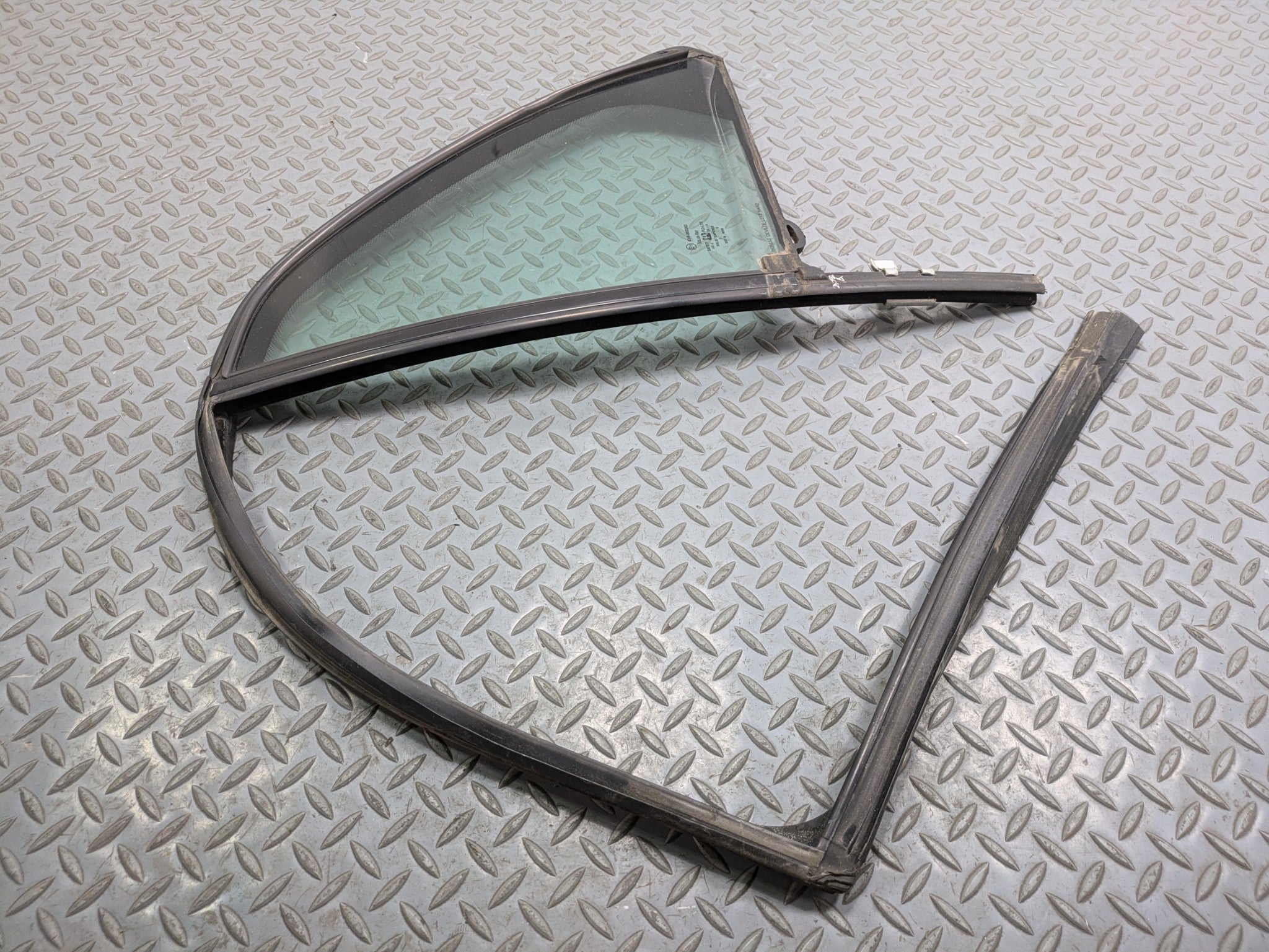 2000 - 2005 CADILLAC DEVILLE OEM QUARTER VENT GLASS WINDOW REAR LEFT DRIVER SIDE