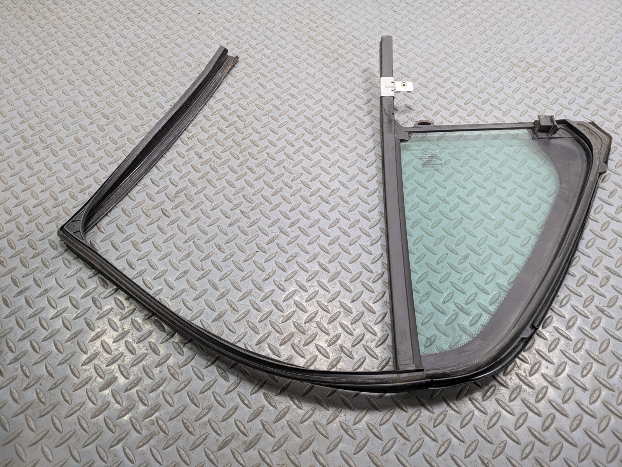 2000 - 2005 CADILLAC DEVILLE OEM QUARTER VENT GLASS WINDOW REAR LEFT DRIVER SIDE