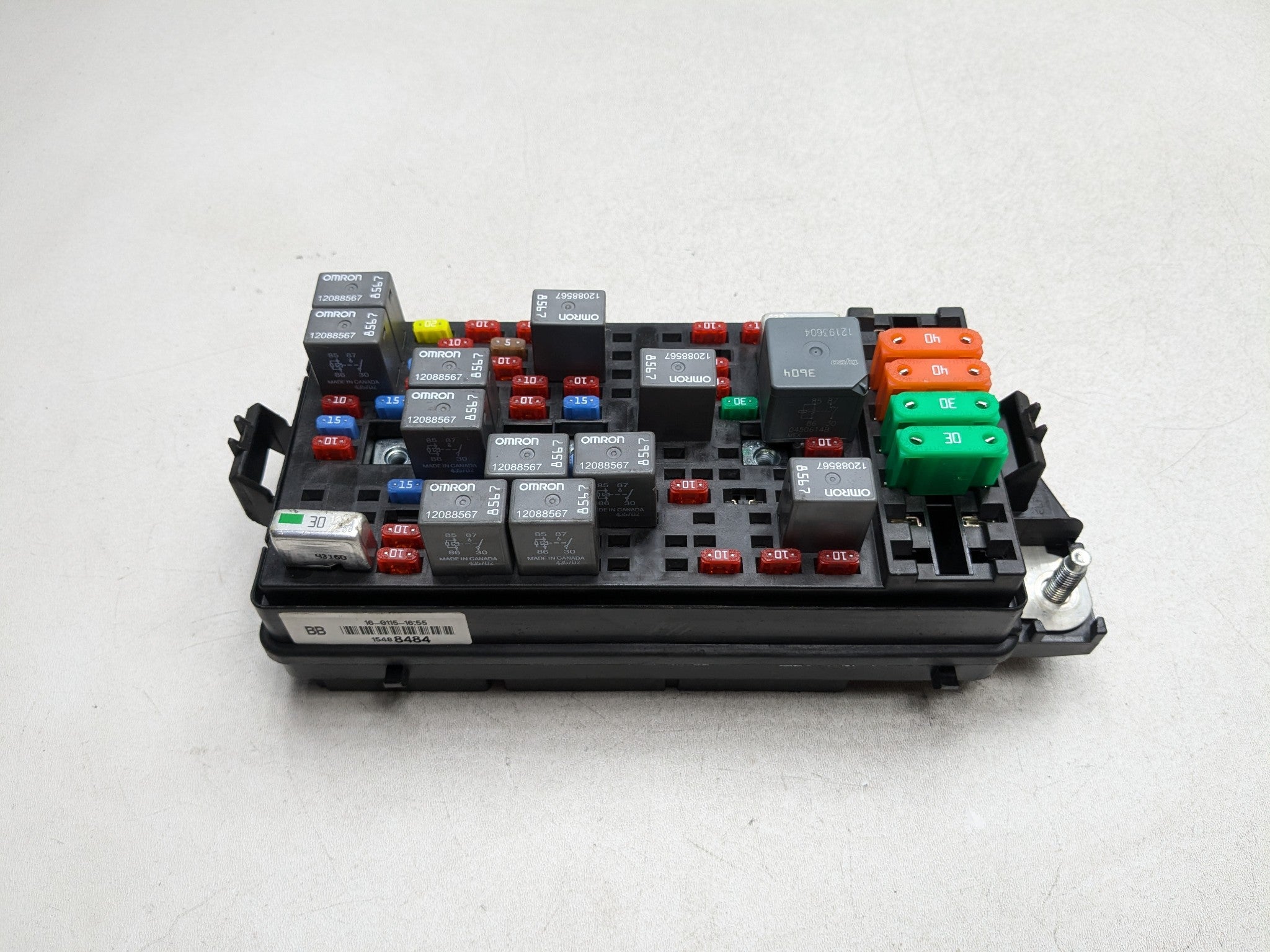 00 - 05 CADILLAC DEVILLE OEM POWER DISTRIBUTION RELAY JUNCTION CABIN FUSE BOX