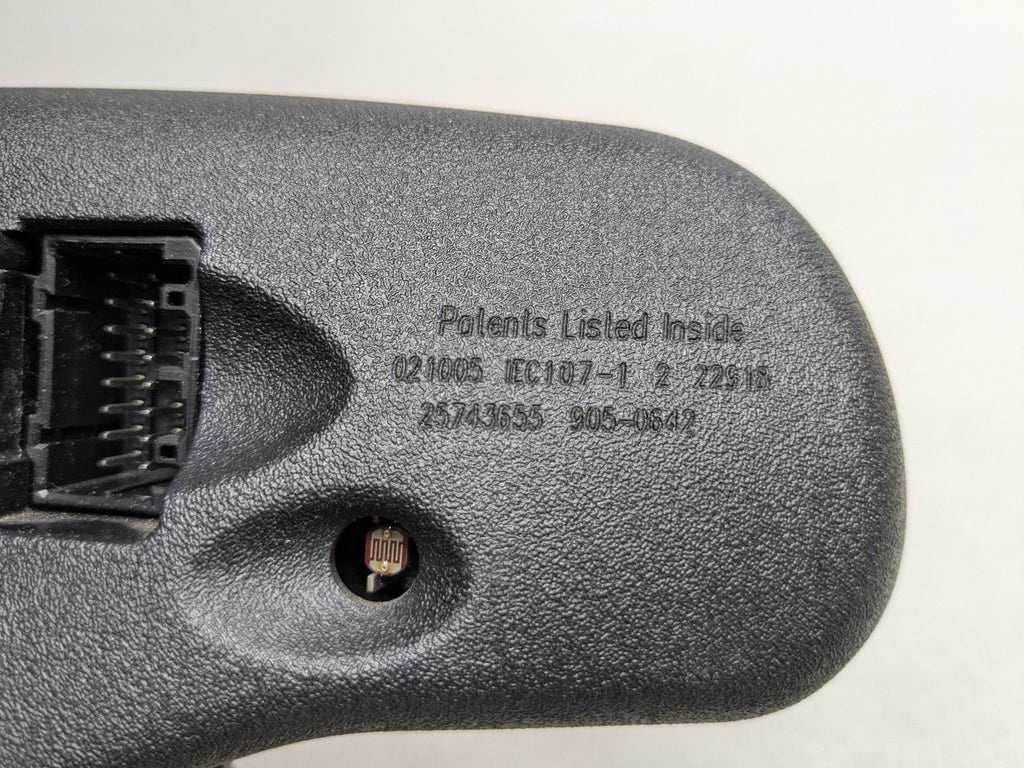00 - 05 CADILLAC DEVILLE OEM REAR VIEW MIRROR FRONT CENTER INTERIOR UPPER ROOF