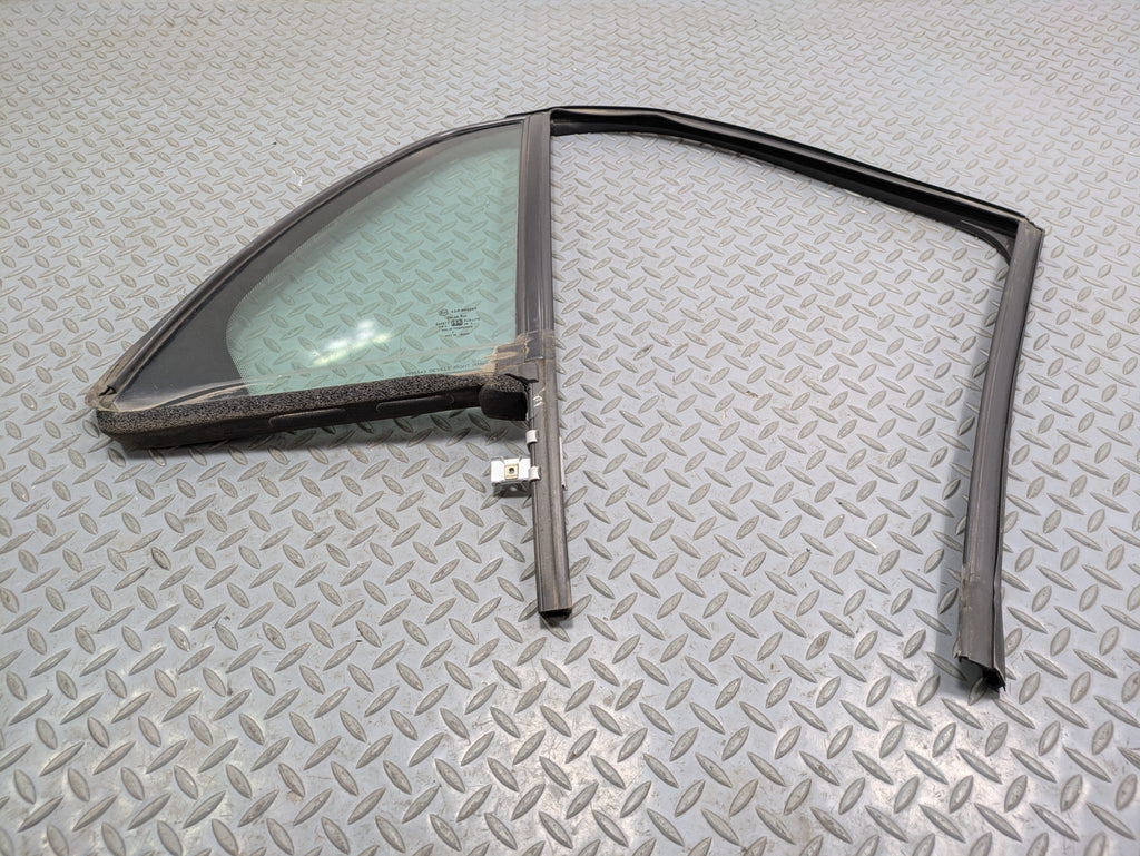 00 - 05 CADILLAC DEVILLE OEM QUARTER VENT GLASS WINDOW REAR RIGHT PASSENGER SIDE