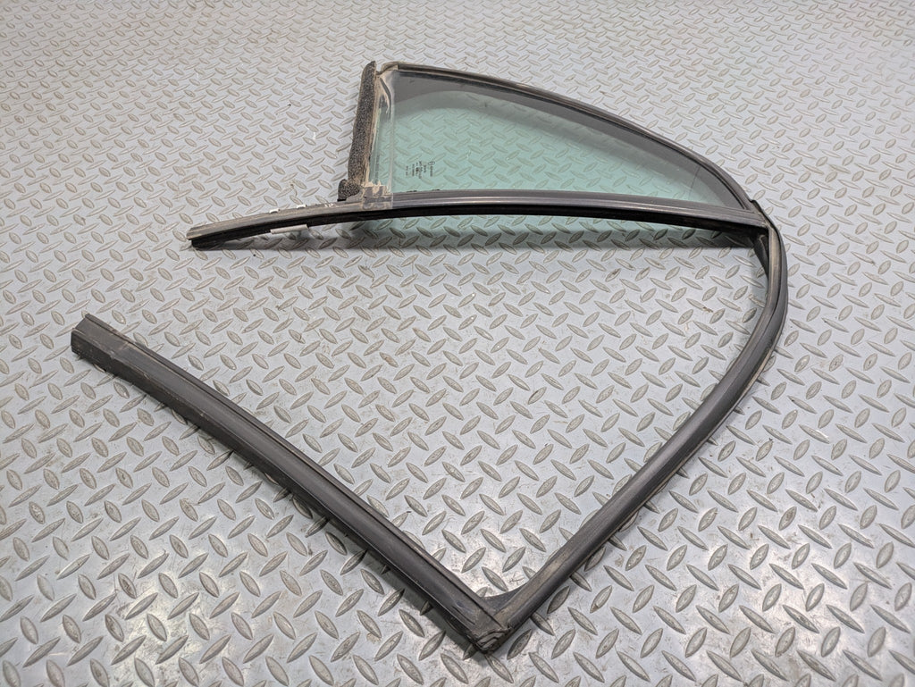 00 - 05 CADILLAC DEVILLE OEM QUARTER VENT GLASS WINDOW REAR RIGHT PASSENGER SIDE