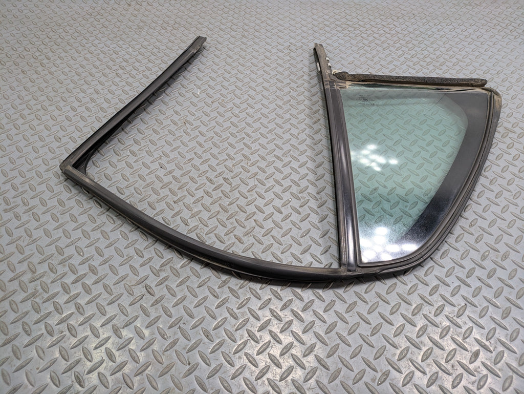 00 - 05 CADILLAC DEVILLE OEM QUARTER VENT GLASS WINDOW REAR RIGHT PASSENGER SIDE
