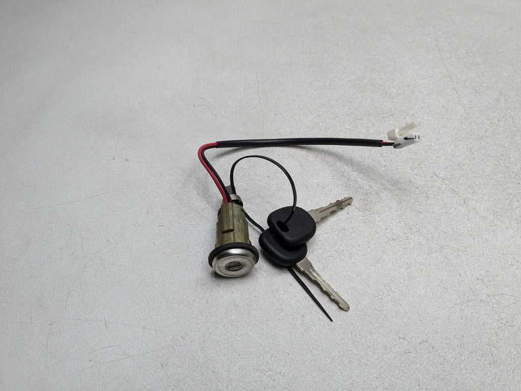 2000 - 2005 CADILLAC DEVILLE OEM IGNITION LOCK CYLINDER WITH KEY