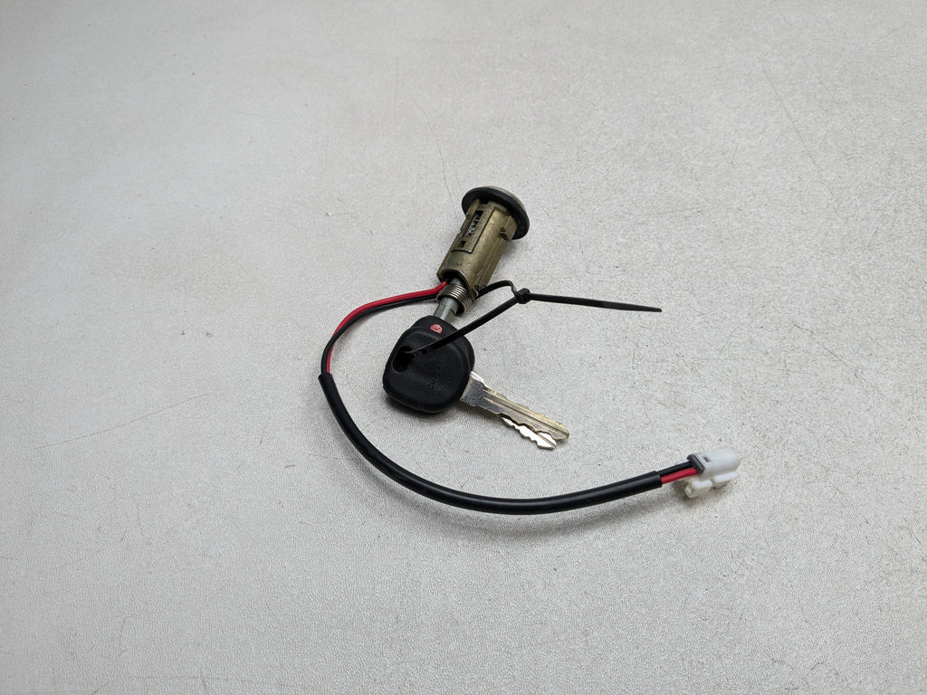 2000 - 2005 CADILLAC DEVILLE OEM IGNITION LOCK CYLINDER WITH KEY