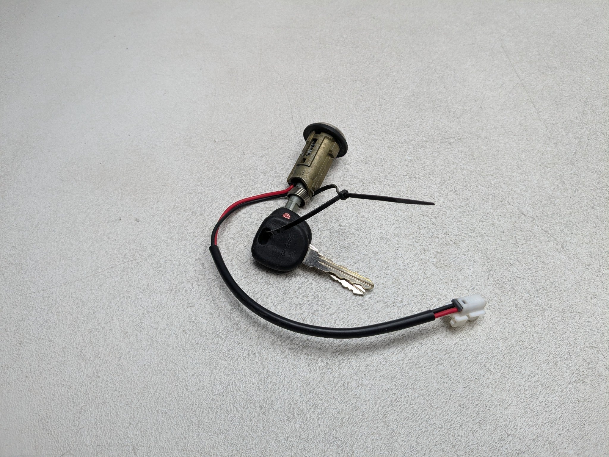 2000 - 2005 CADILLAC DEVILLE OEM IGNITION LOCK CYLINDER WITH KEY