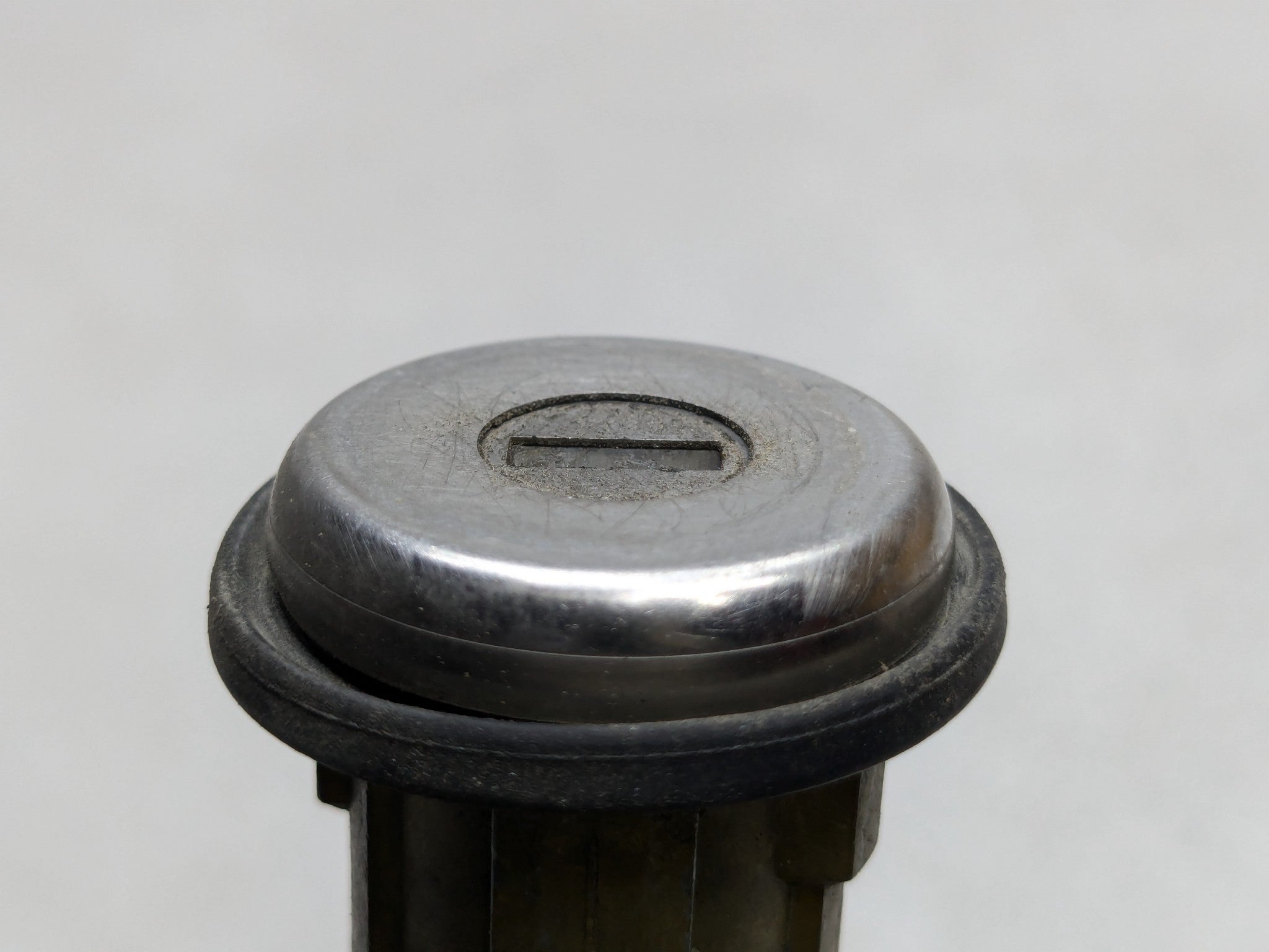 2000 - 2005 CADILLAC DEVILLE OEM IGNITION LOCK CYLINDER WITH KEY