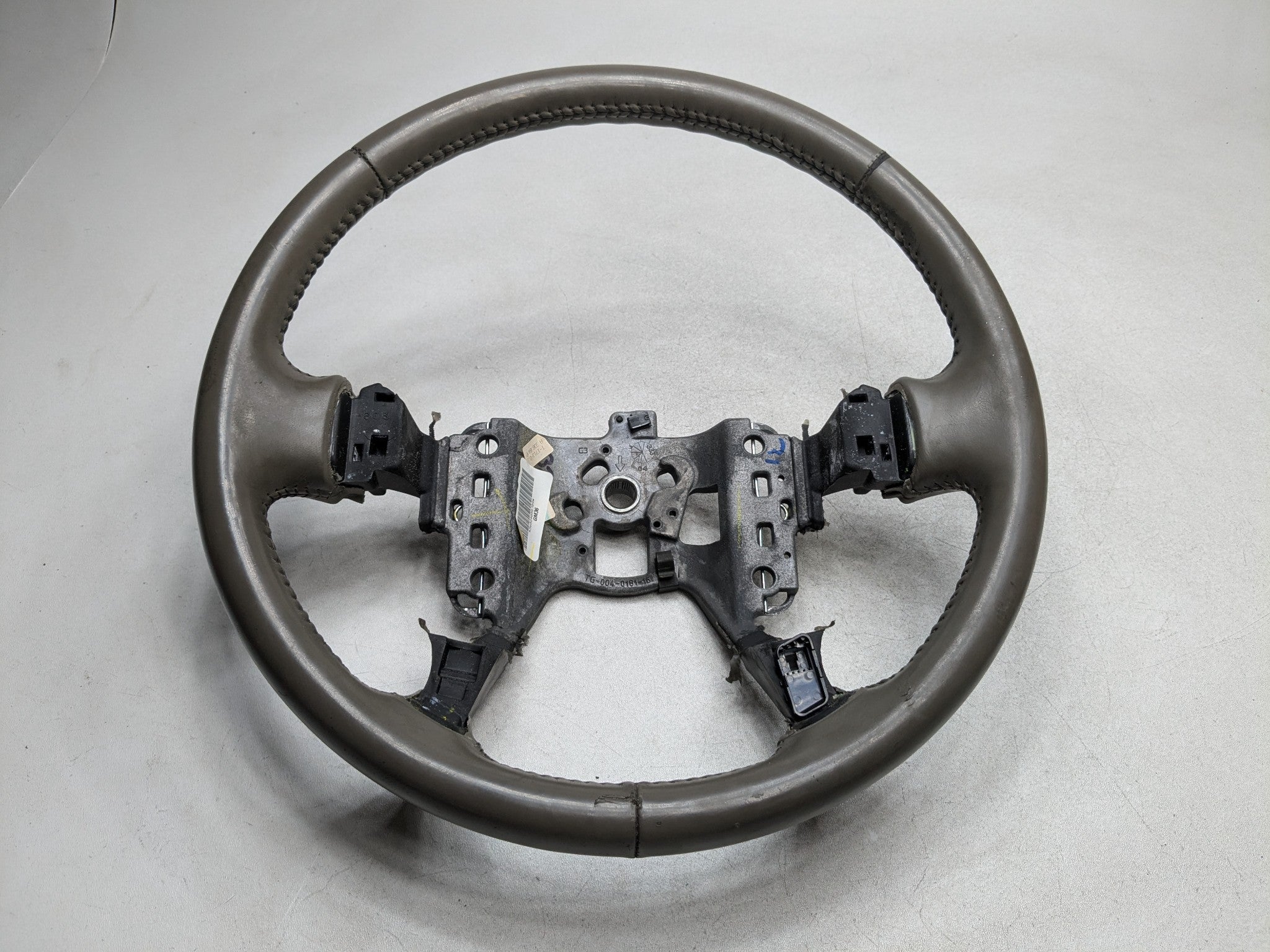 2000 - 2005 CADILLAC DEVILLE OEM STEERING WHEEL FRONT LEFT DRIVER SIDE LEATHER