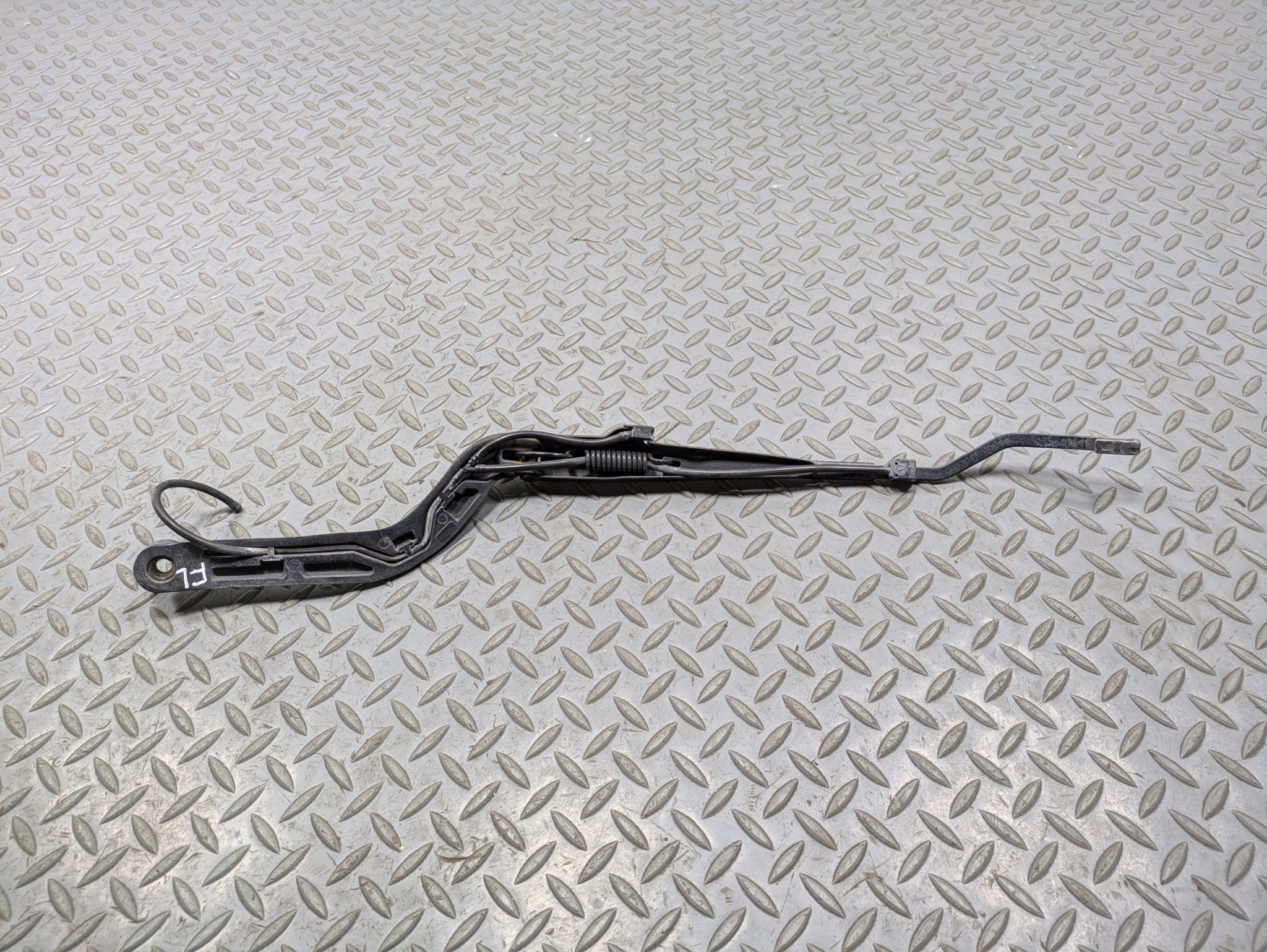 2000 - 2005 CADILLAC DEVILLE OEM WINDSHIELD WIPER ARM FRONT LEFT DRIVER SIDE
