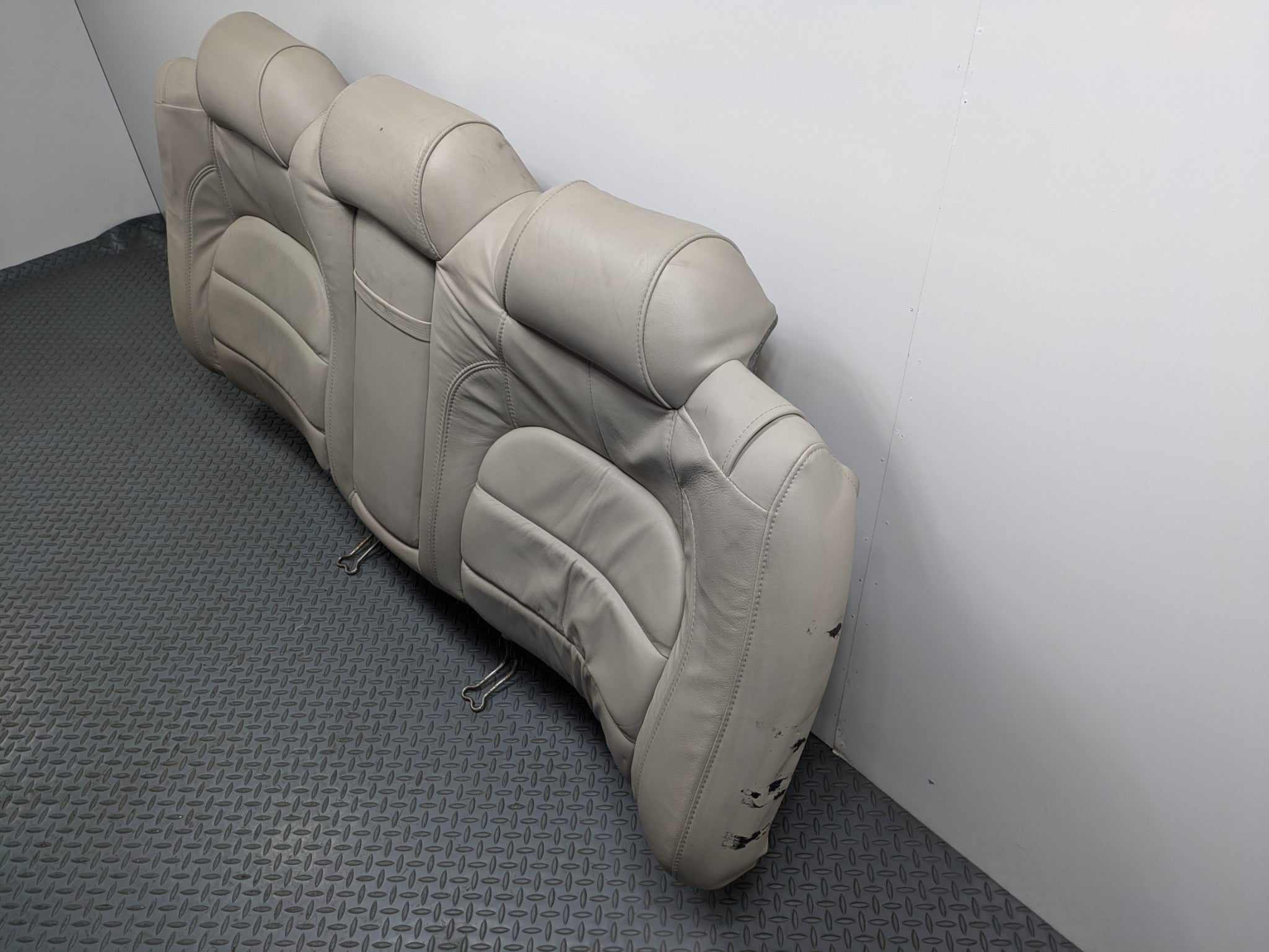 00 - 05 CADILLAC DEVILLE OEM REAR UPPER SEAT BACK CUSHION AND ARMREST ASSEMBLY