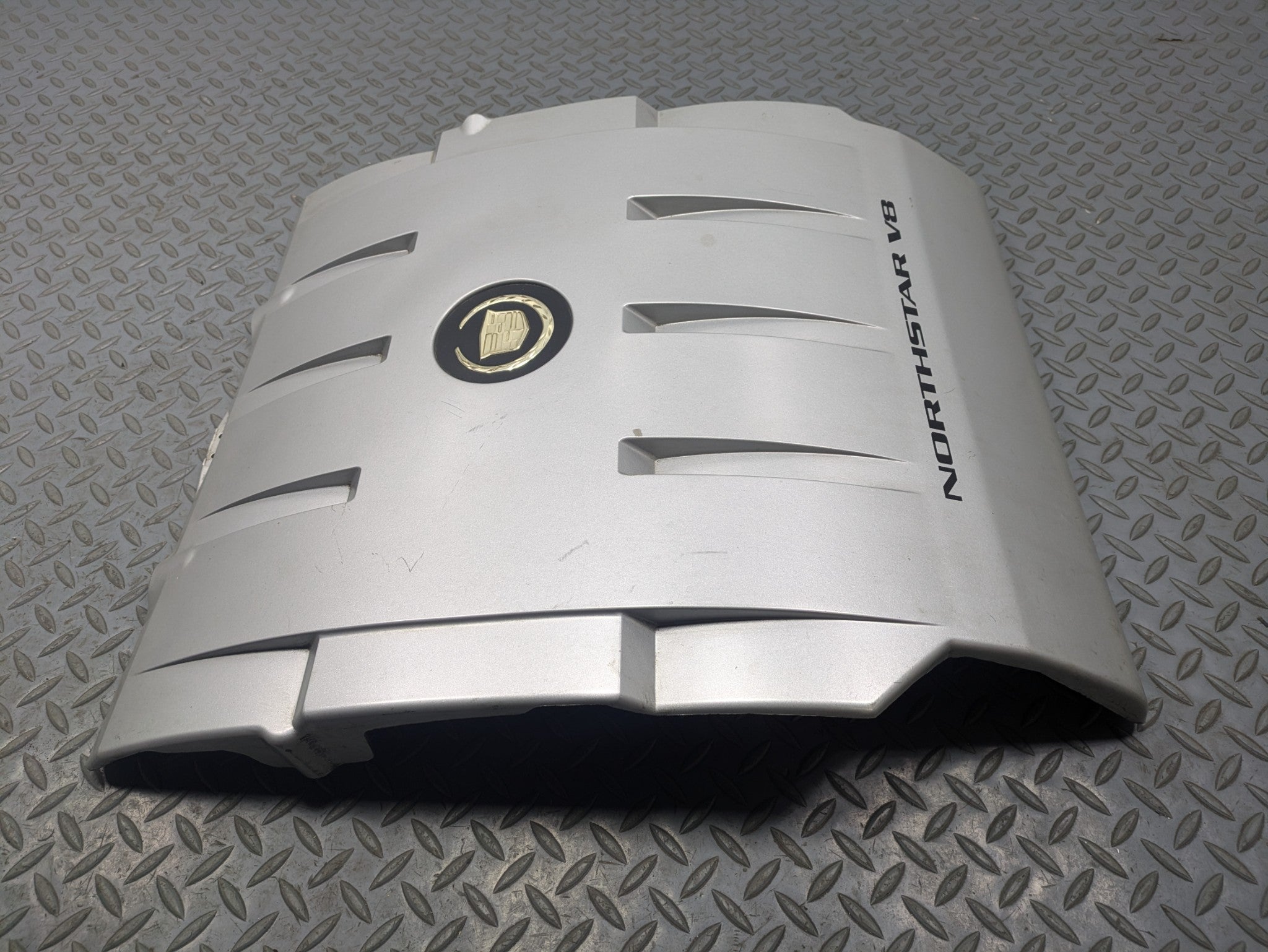 2000 - 2005 CADILLAC DEVILLE OEM V8 NORTHSTAR ENGINE COVER APPEARANCE TRIM PANEL