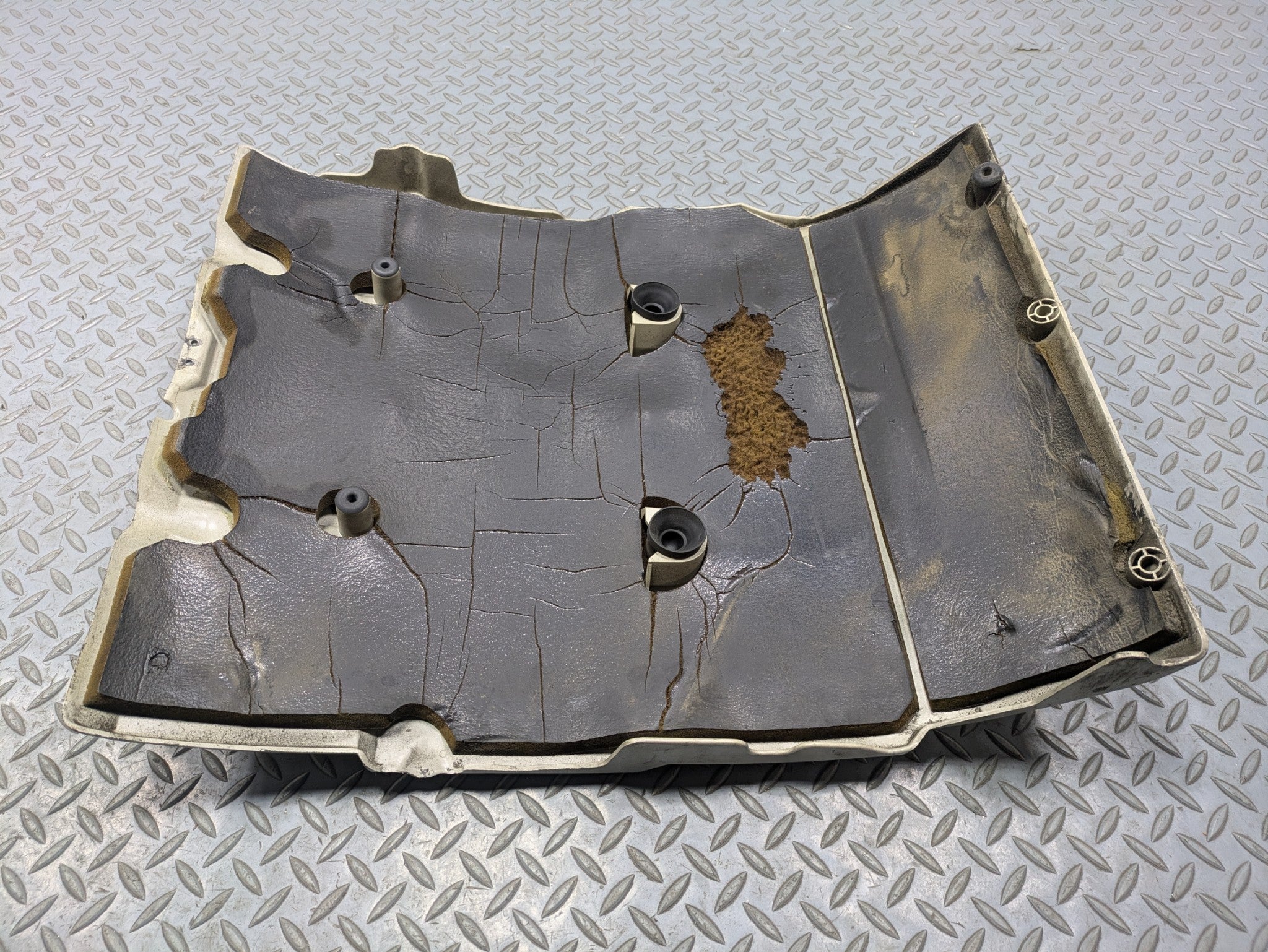 2000 - 2005 CADILLAC DEVILLE OEM V8 NORTHSTAR ENGINE COVER APPEARANCE TRIM PANEL