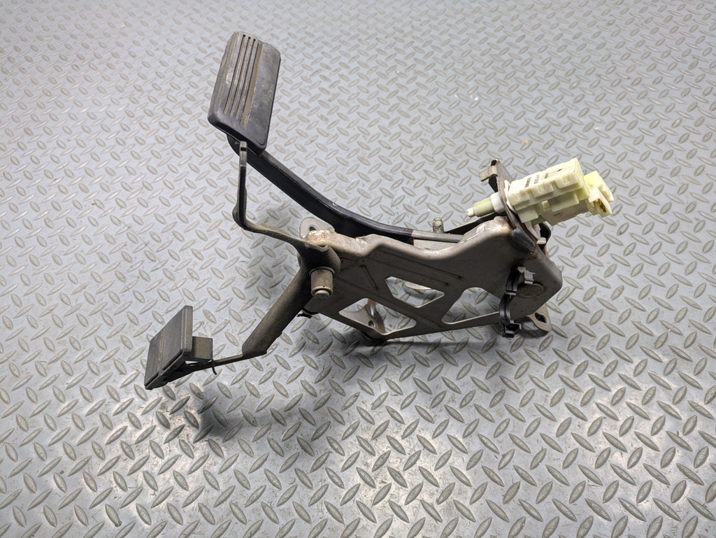 2000 - 2005 CADILLAC DEVILLE OEM BRAKE PEDAL AND GAS ACCELERATOR PEDAL SENSOR