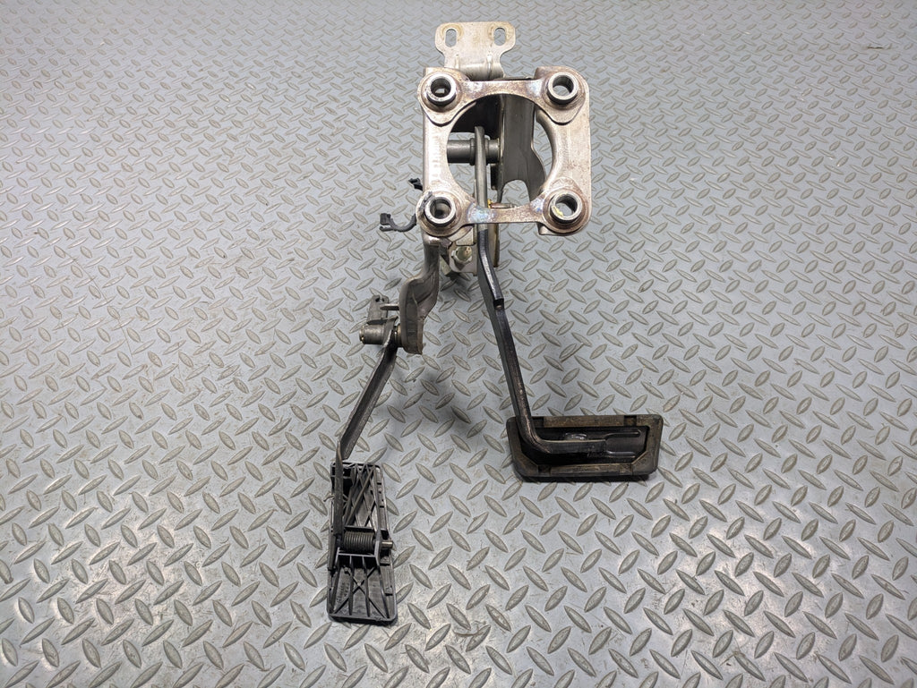 2000 - 2005 CADILLAC DEVILLE OEM BRAKE PEDAL AND GAS ACCELERATOR PEDAL SENSOR