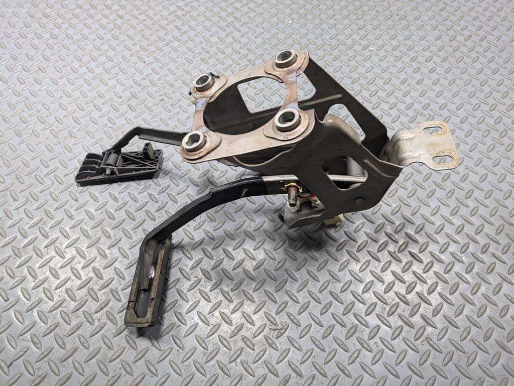 2000 - 2005 CADILLAC DEVILLE OEM BRAKE PEDAL AND GAS ACCELERATOR PEDAL SENSOR