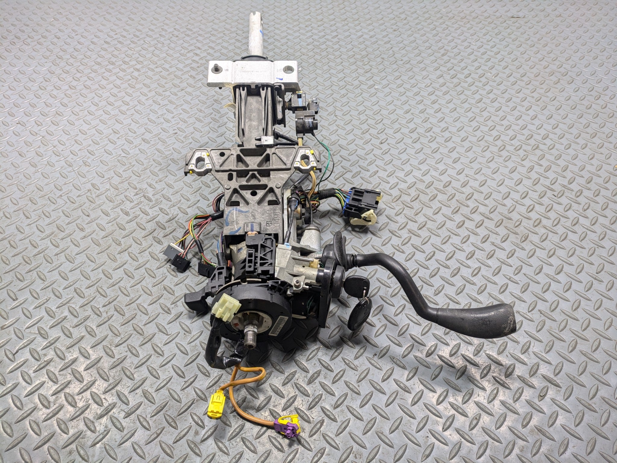 2000 - 2005 CADILLAC DEVILLE OEM POWER ADJUSTMENT STEERING COLUMN ASSEMBLY