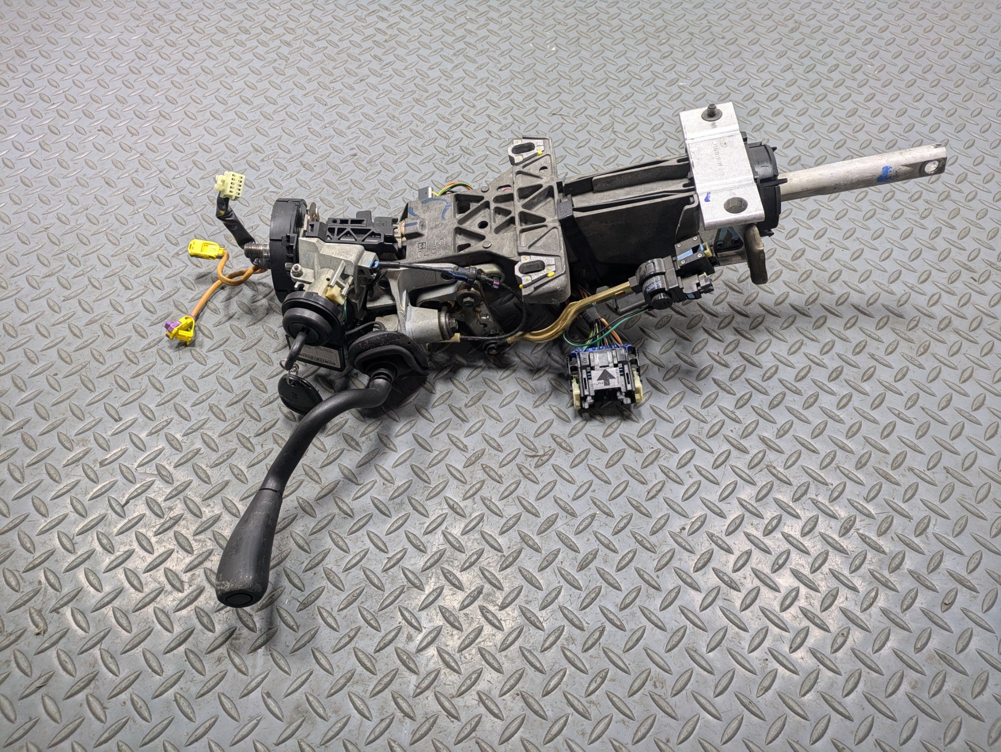 2000 - 2005 CADILLAC DEVILLE OEM POWER ADJUSTMENT STEERING COLUMN ASSEMBLY