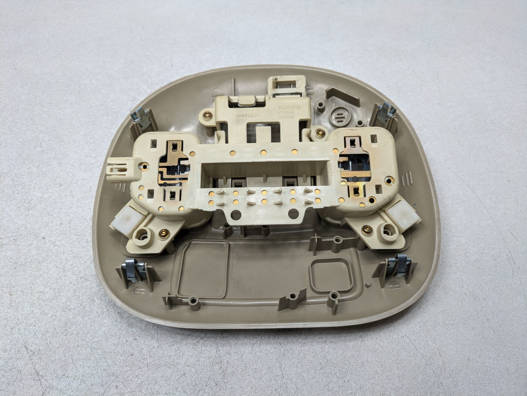 00 - 05 CADILLAC DEVILLE OEM INTERIOR LIGHT ASSEMBLY FRONT OVERHEAD UPPER ROOF