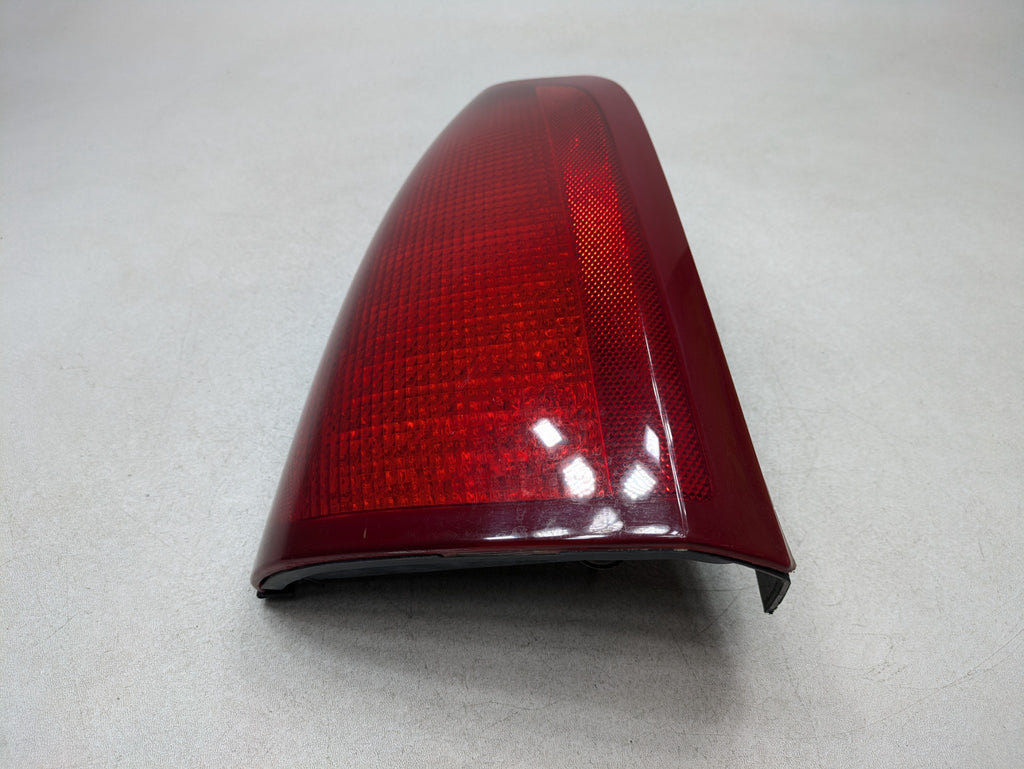 2000 - 2005 CADILLAC DEVILLE OEM TAIL LIGHT ASSEMBLY OUTER REAR LEFT DRIVER SIDE