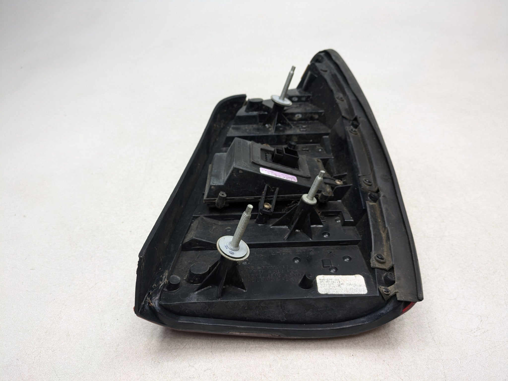 2000 - 2005 CADILLAC DEVILLE OEM TAIL LIGHT ASSEMBLY OUTER REAR LEFT DRIVER SIDE