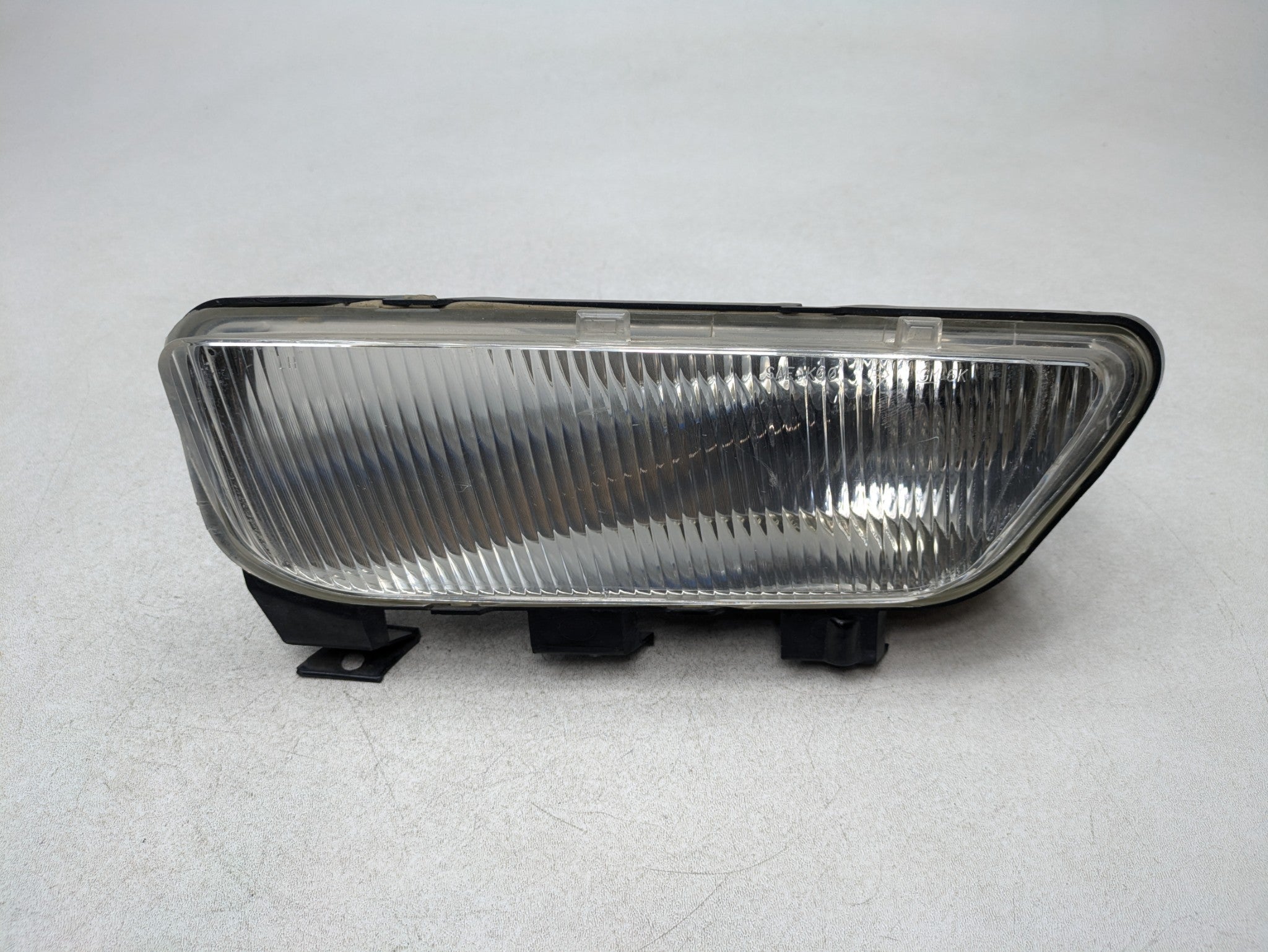 2000 - 2005 CADILLAC DEVILLE OEM BUMPER MOUNTED FOG LAMP FRONT LEFT DRIVER SIDE