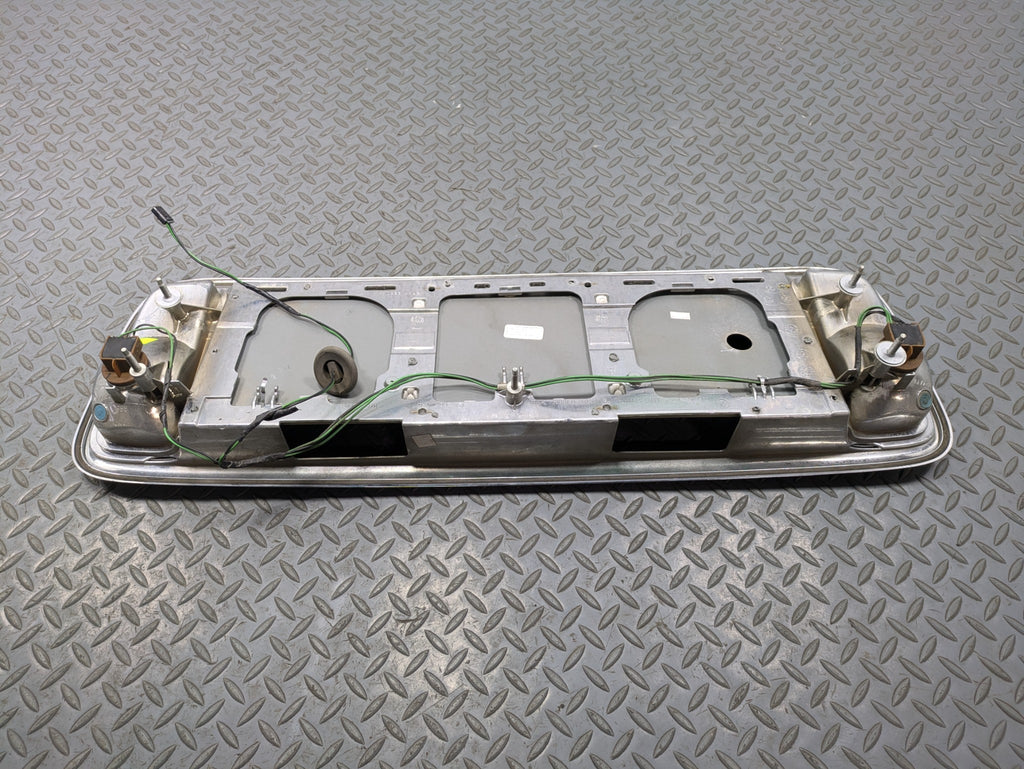 00 - 05 CADILLAC DEVILLE OEM TRUNK LID LICENSE PLATE THIRD BRAKE LIGHT ASSEMBLY