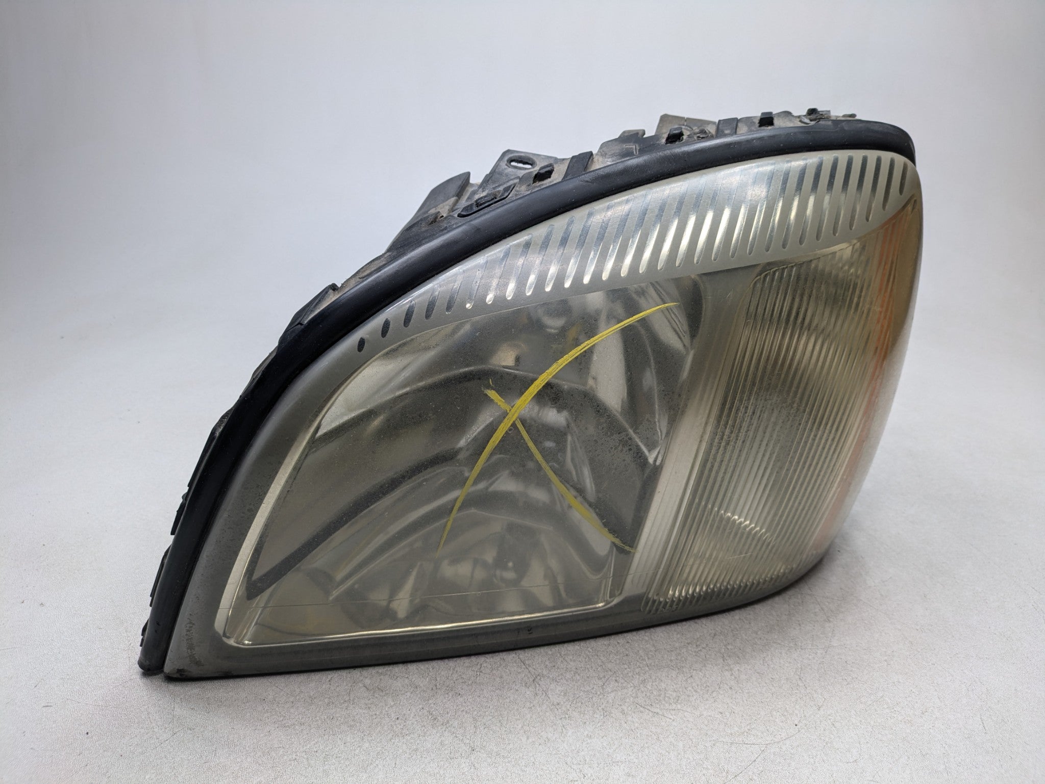 00 - 05 CADILLAC DEVILLE OEM HALOGEN HEADLAMP ASSEMBLY FRONT LEFT DRIVER SIDE