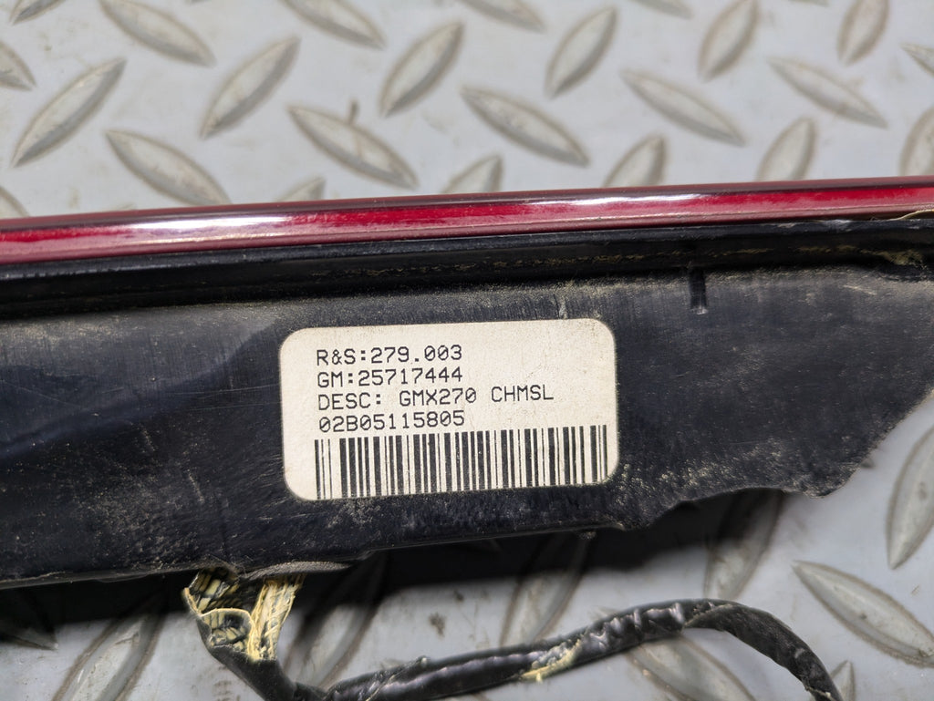 00 - 05 CADILLAC DEVILLE OEM THIRD BRAKE LIGHT AVOIDANCE HIGH MOUNT REAR CENTER