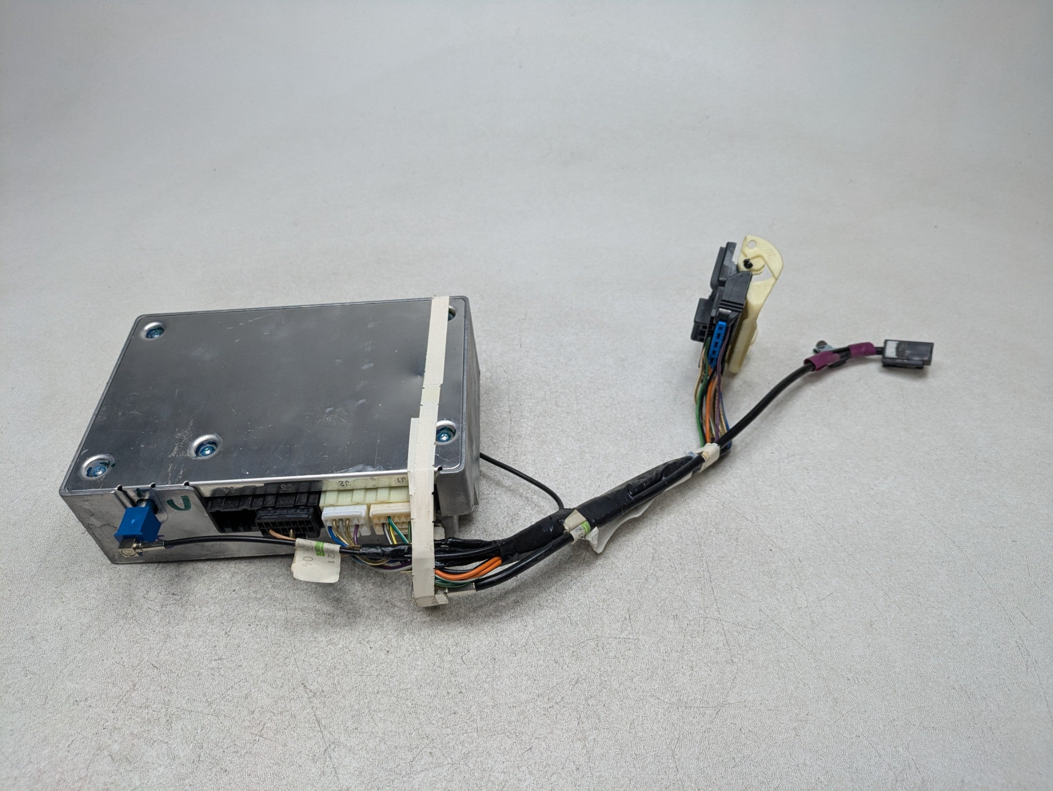 2000 - 2005 CADILLAC DEVILLE OEM COMMUNICATION COMPUTER CONTROL MODULE UNIT