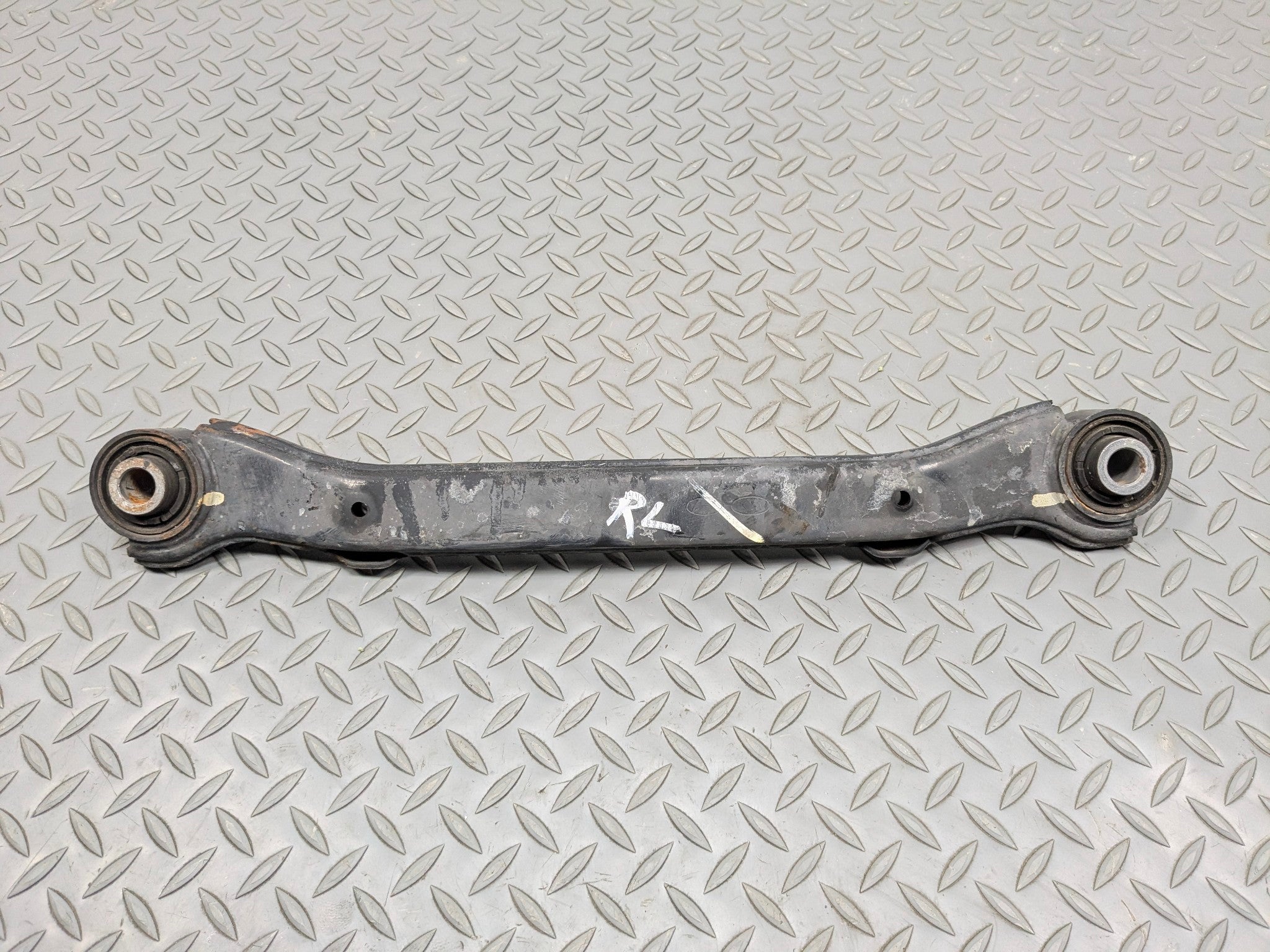 2012 - 2014 HYUNDAI AZERA OEM UPPER CONTROL ARM  REAR LEFT DRIVER SIDE
