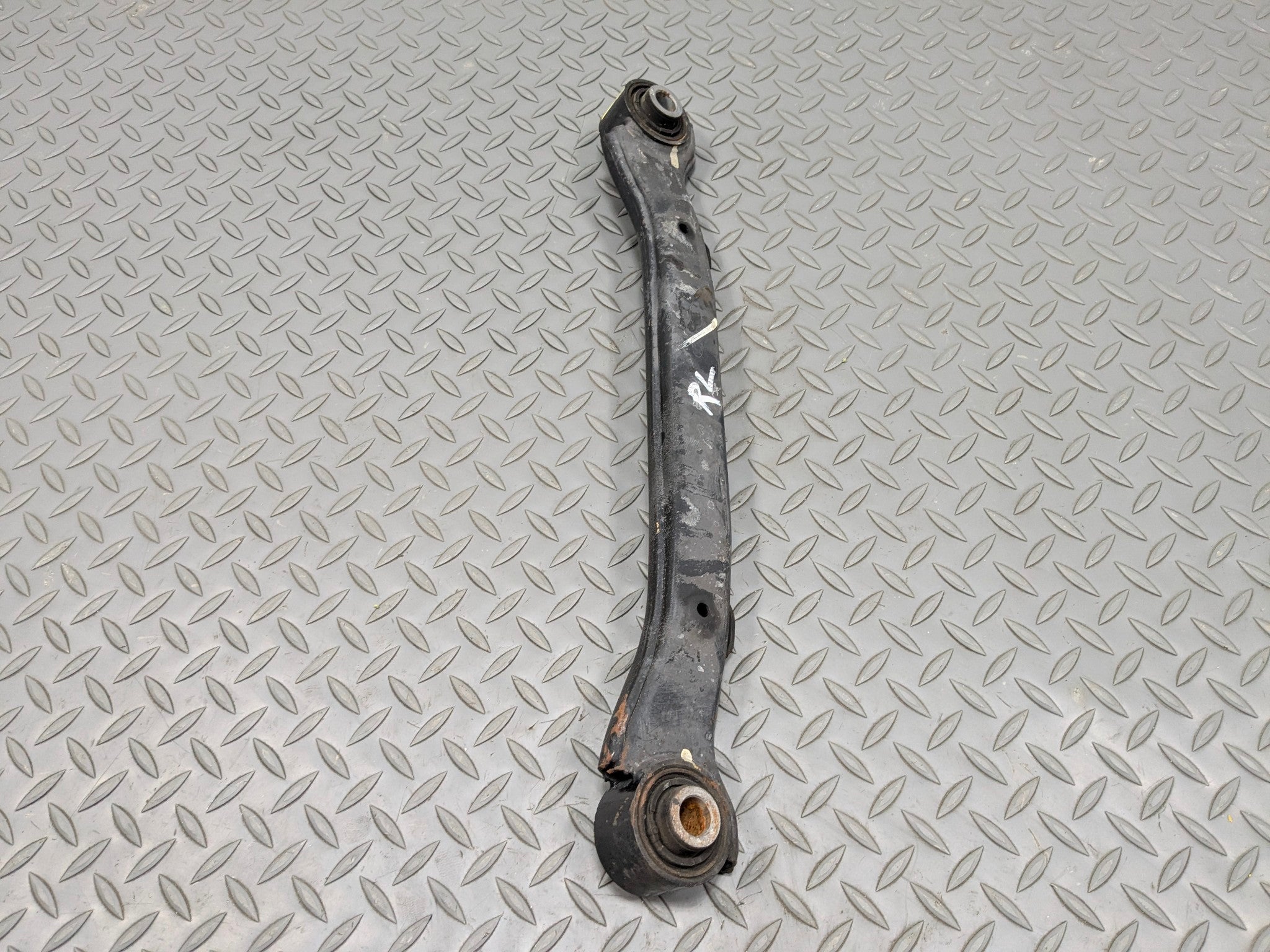 2012 - 2014 HYUNDAI AZERA OEM UPPER CONTROL ARM  REAR LEFT DRIVER SIDE