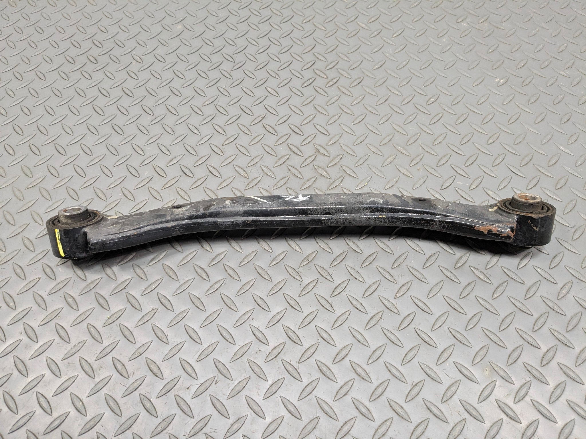 2012 - 2014 HYUNDAI AZERA OEM UPPER CONTROL ARM  REAR LEFT DRIVER SIDE