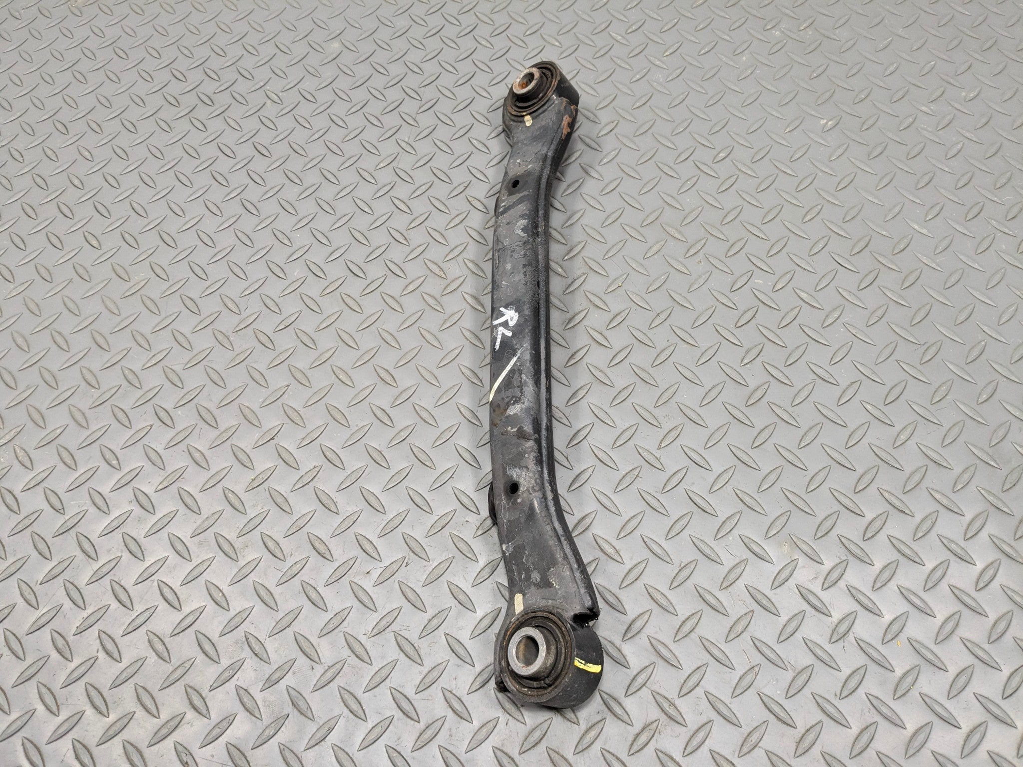 2012 - 2014 HYUNDAI AZERA OEM UPPER CONTROL ARM  REAR LEFT DRIVER SIDE