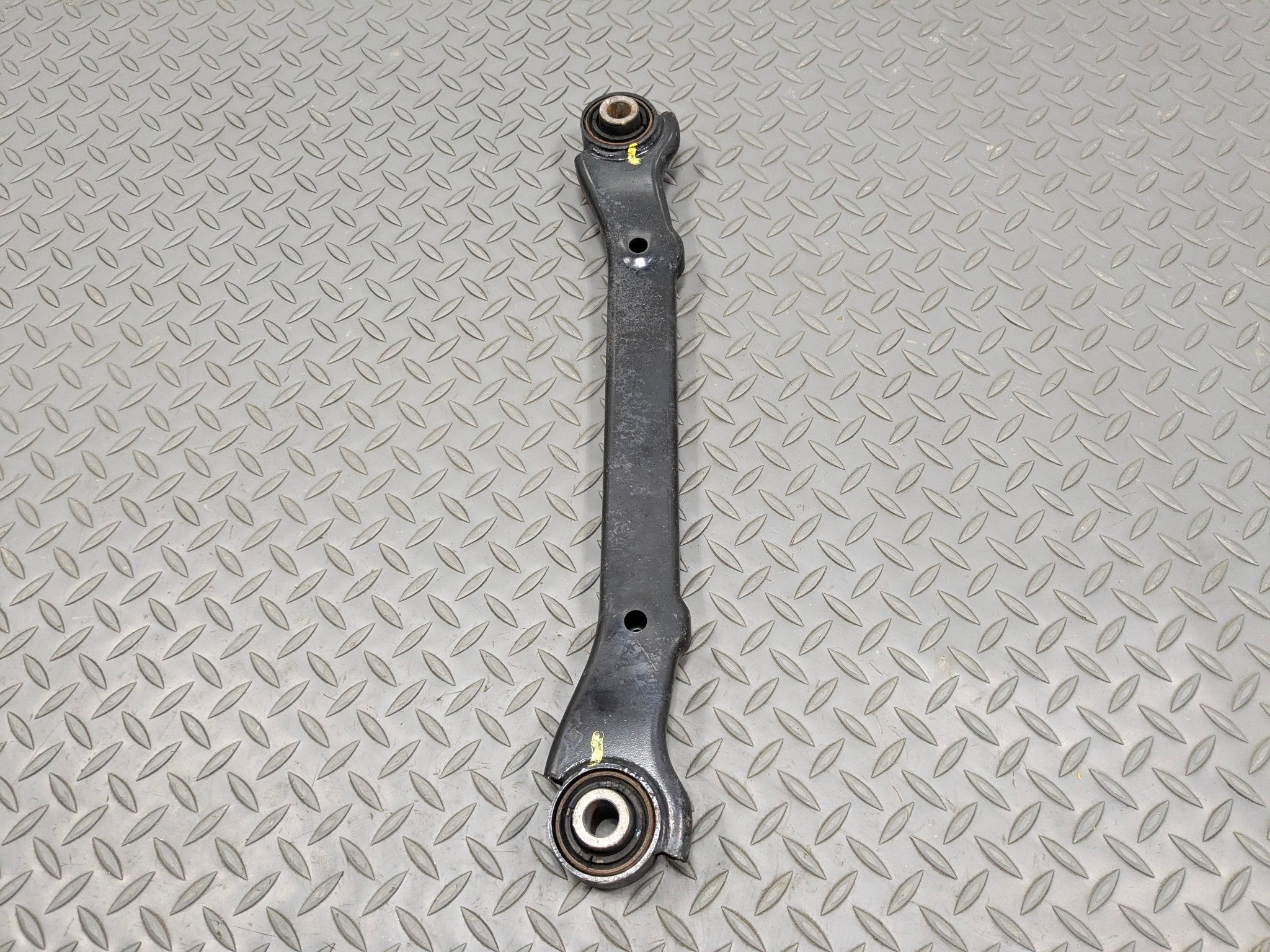 2012 - 2014 HYUNDAI AZERA OEM UPPER CONTROL ARM  REAR LEFT DRIVER SIDE