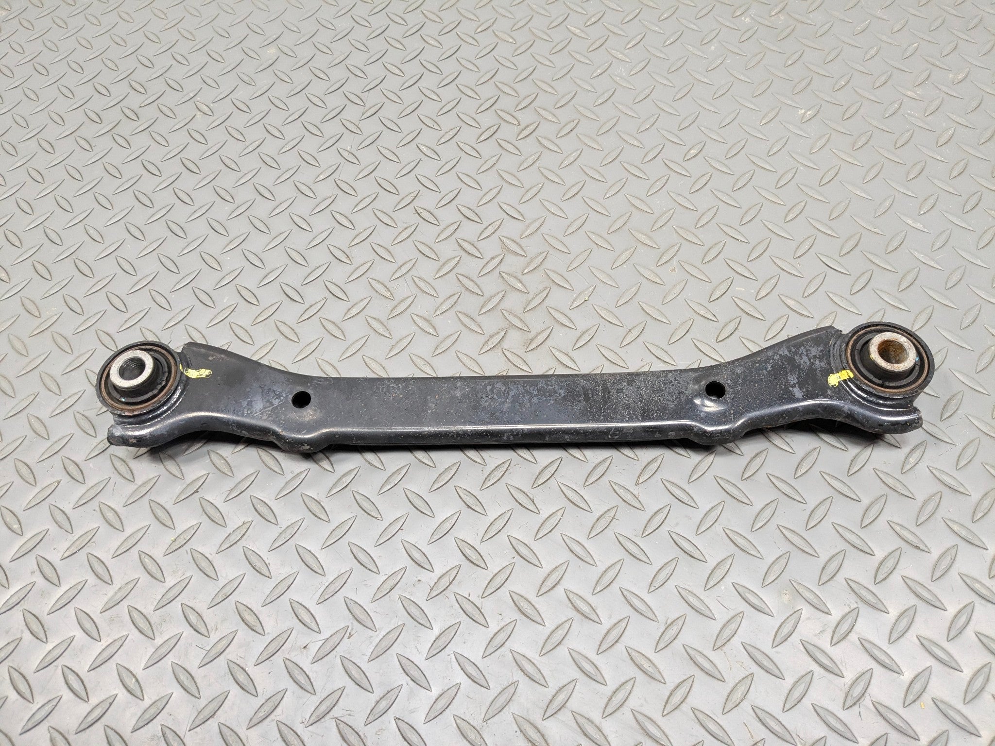 2012 - 2014 HYUNDAI AZERA OEM UPPER CONTROL ARM  REAR LEFT DRIVER SIDE