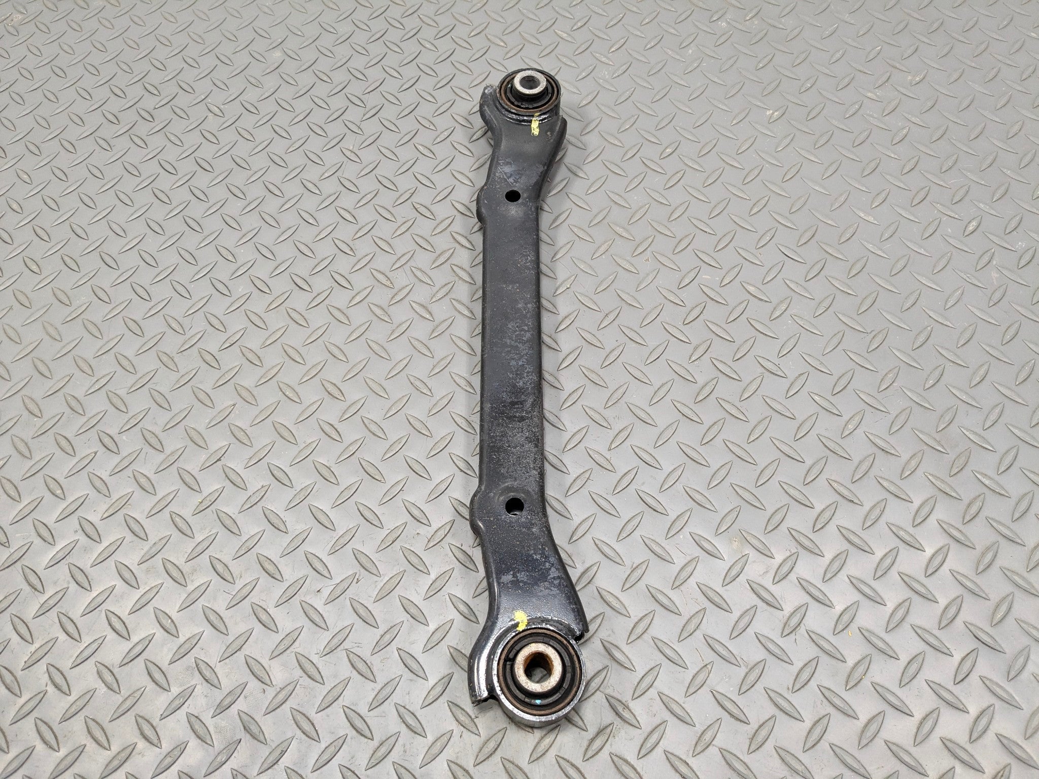 2012 - 2014 HYUNDAI AZERA OEM UPPER CONTROL ARM  REAR LEFT DRIVER SIDE