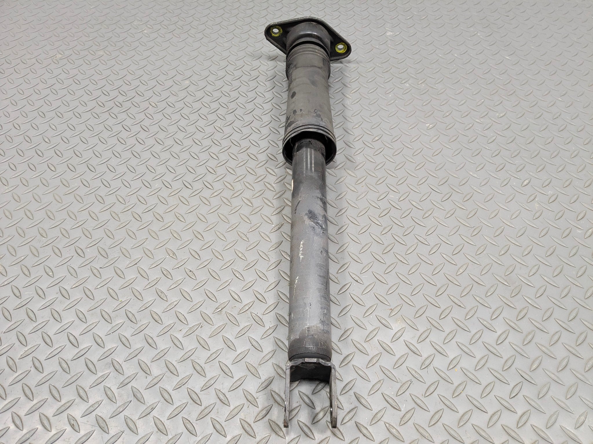 2012 - 2014 HYUNDAI AZERA OEM SUSPENSION SHOCK ABSORBER STRUT REAR RIGHT SIDE
