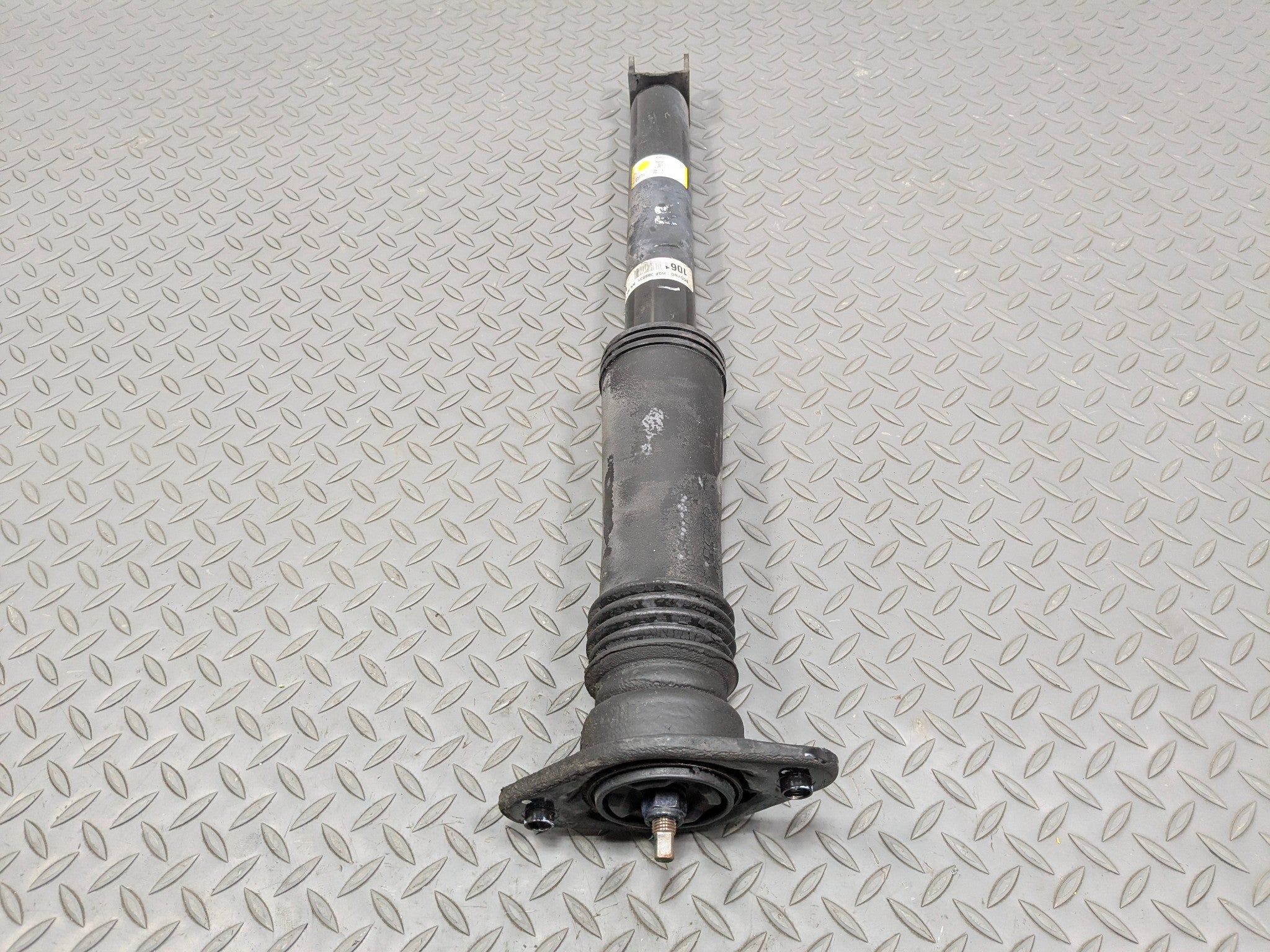 2012 - 2014 HYUNDAI AZERA OEM SUSPENSION SHOCK ABSORBER STRUT REAR RIGHT SIDE