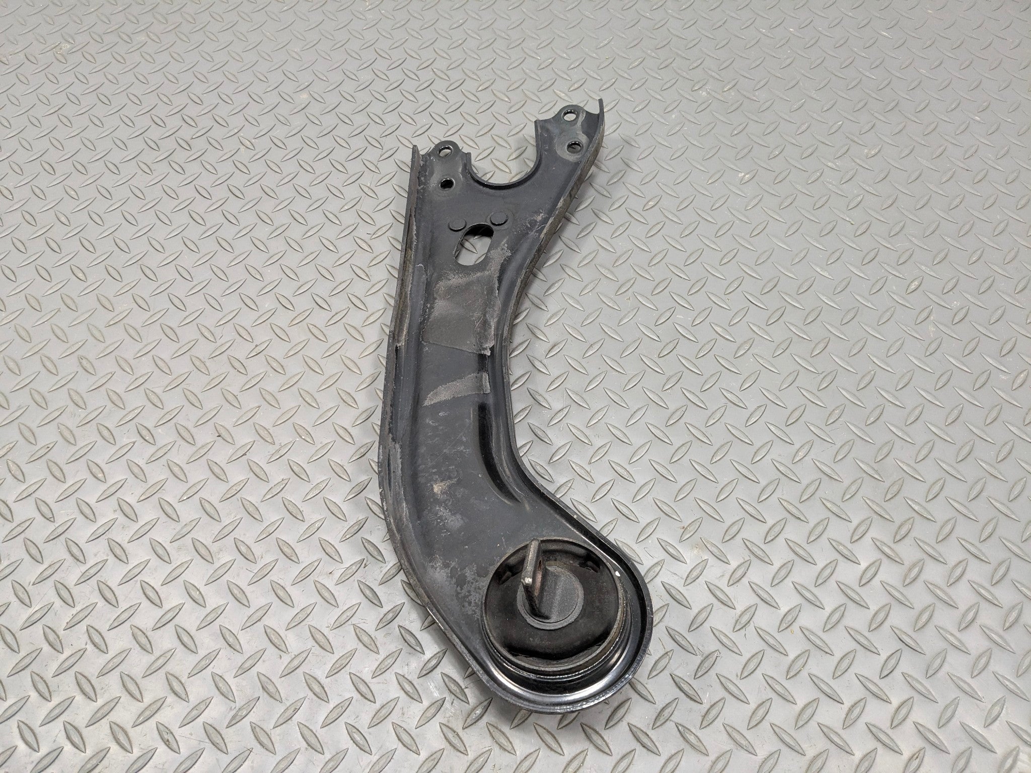 12 - 14 HYUNDAI AZERA OEM LOWER TRAILING CONTROL ARM REAR RIGHT PASSENGER SIDE