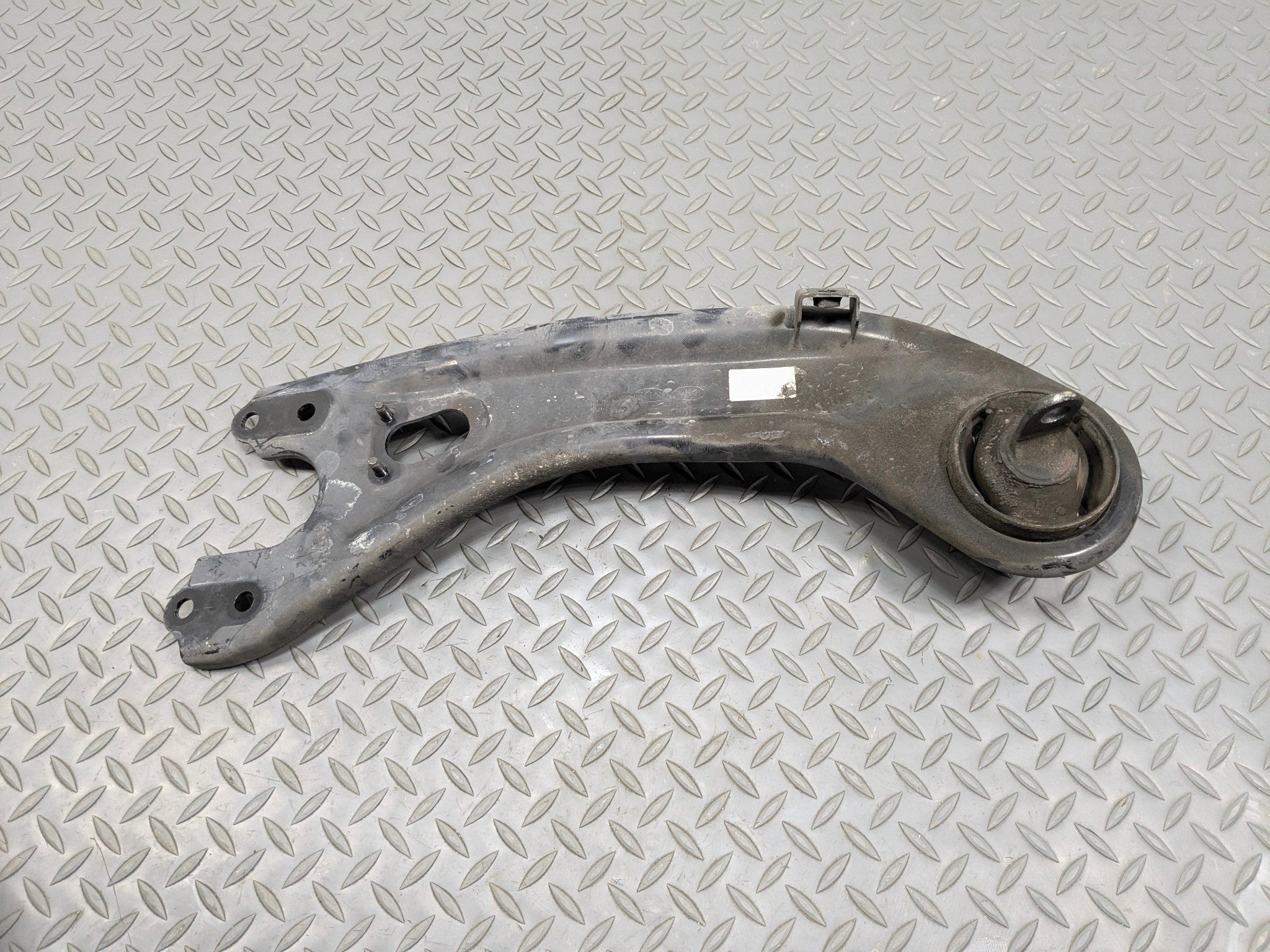 12 - 14 HYUNDAI AZERA OEM LOWER TRAILING CONTROL ARM REAR RIGHT PASSENGER SIDE