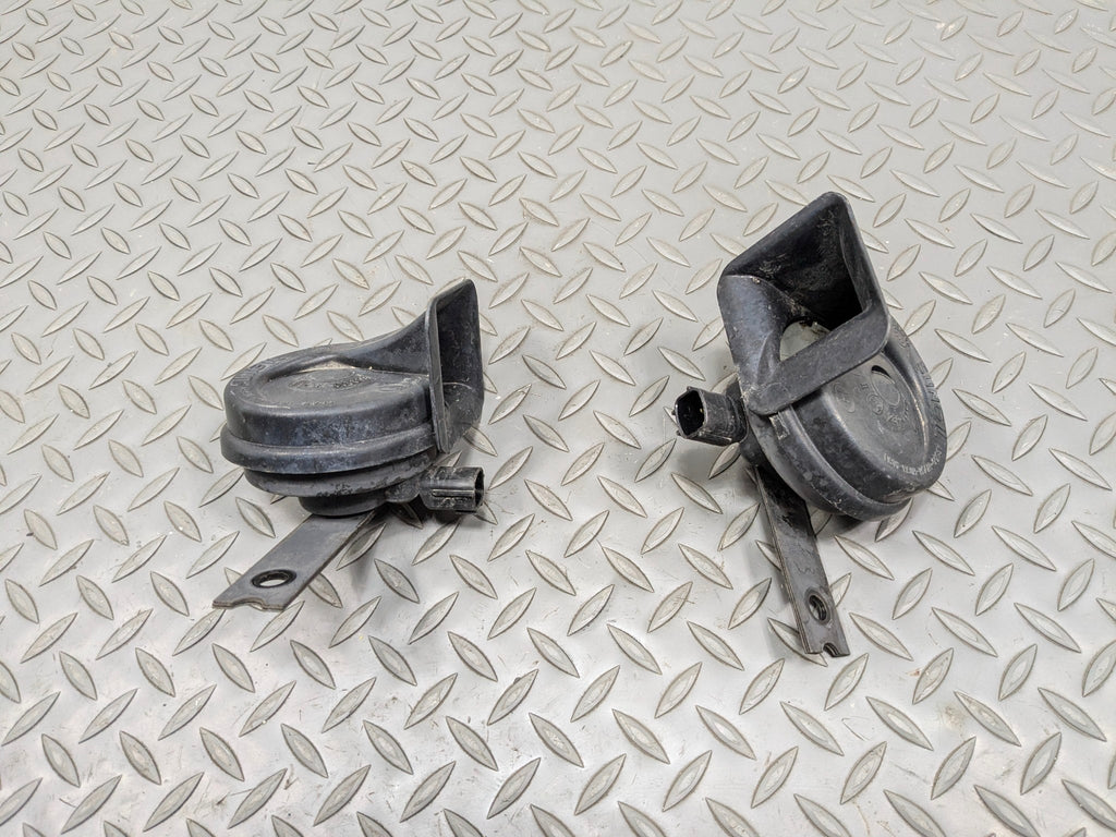 2012 - 2014 HYUNDAI AZERA OEM LOW AND HIGH TONE PITCH NOTE SIGNAL HORN SET OF 2