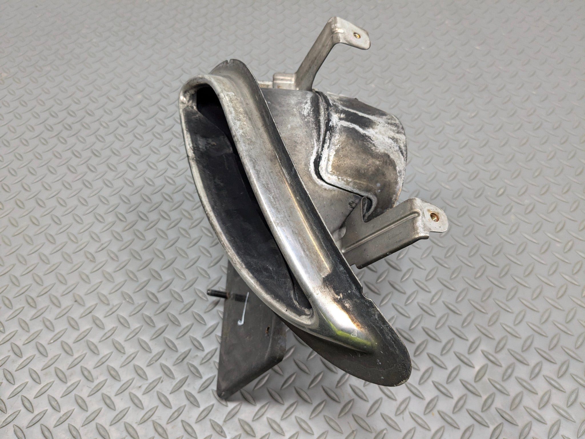 2012 - 2014 HYUNDAI AZERA OEM EXHAUST MUFFLER WITH BRACKET REAR LEFT SIDE